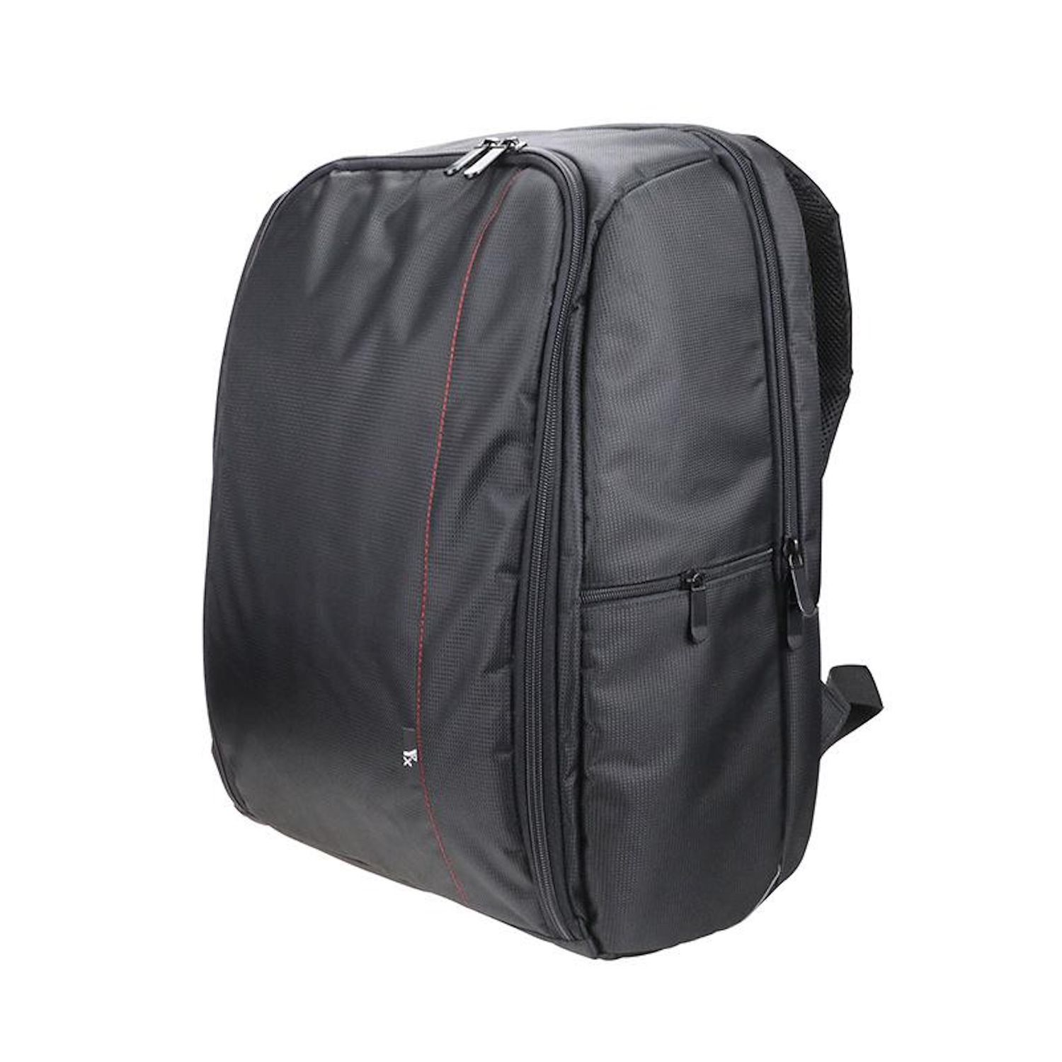 Ein schwarzer Rucksack mit rotem vertikalen Streifen. Er hat mehrere Fächer und Reißverschlüsse. Der Hintergrund ist weiß.