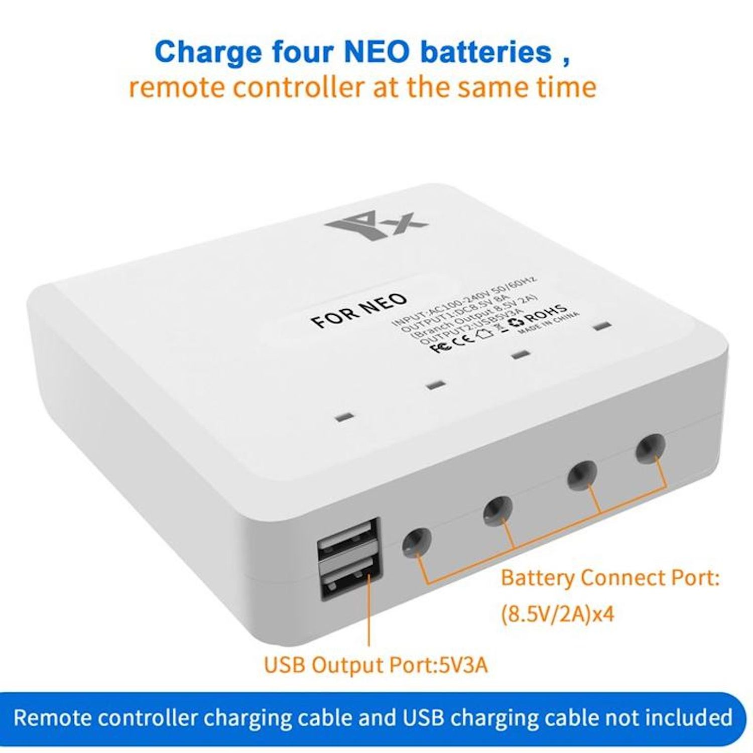 Caricatore bianco con porte USB e batteria. Testo: Carica quattro batterie NEO e il telecomando. Cavi non inclusi.