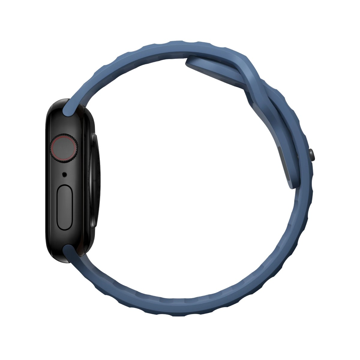 Vista lateral de un reloj inteligente negro con correa azul. La correa tiene un diseño texturizado. El lado del reloj tiene un botón y un altavoz.