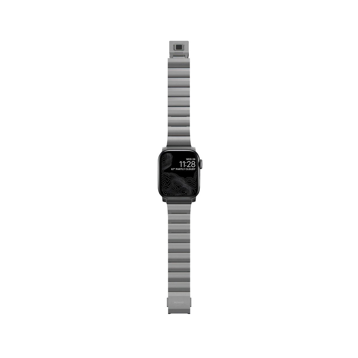 Un reloj inteligente plateado con una pantalla negra que muestra la hora y el clima. El reloj tiene una correa de metal y está sobre un fondo blanco.