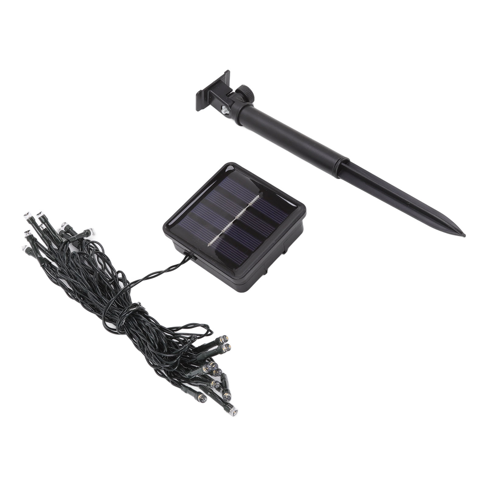 Ein solarbetriebenes Lichterset. Es umfasst ein Solarpanel, einen Pfahl und eine Lichterkette mit kleinen Glühbirnen.