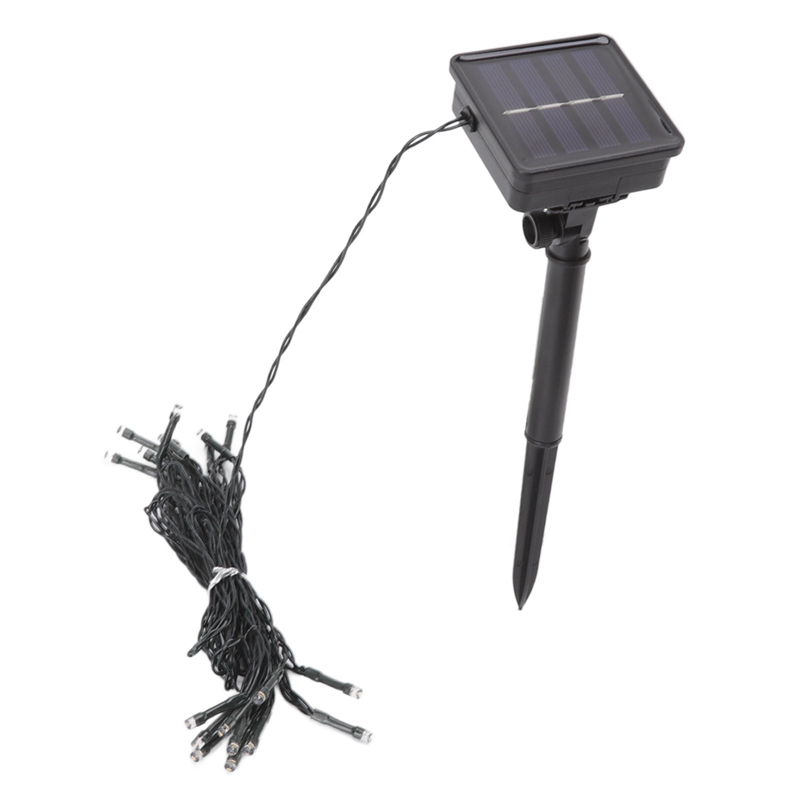 Ein Solarpanel mit schwarzem Pfahl, verbunden mit einer Lichterkette. Die Lichter sind gebündelt, der Hintergrund ist weiß.