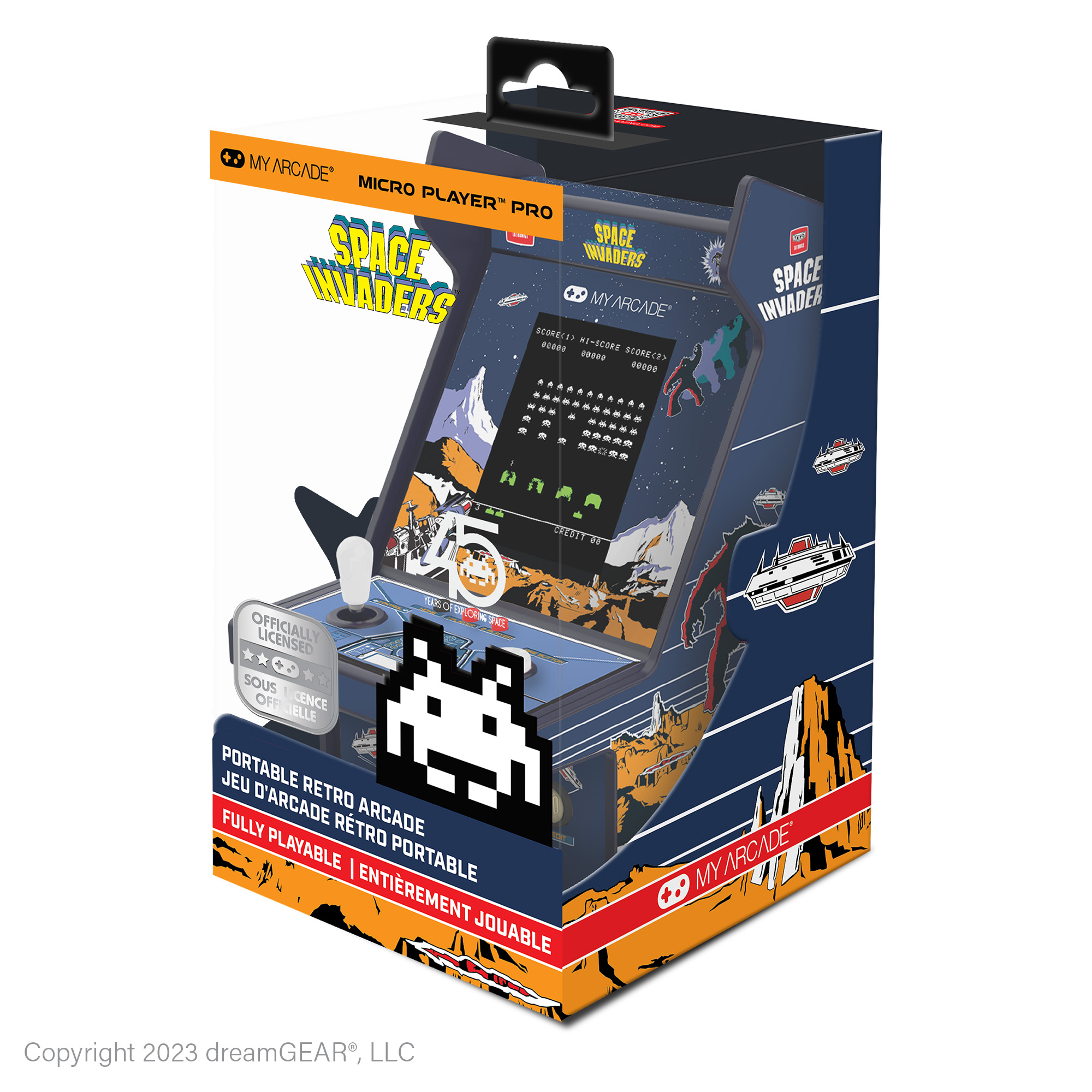 Scatola con una console di gioco arcade retrò. Presenta il gioco 'Space Invaders'. Include un joystick e dettagli del gioco.