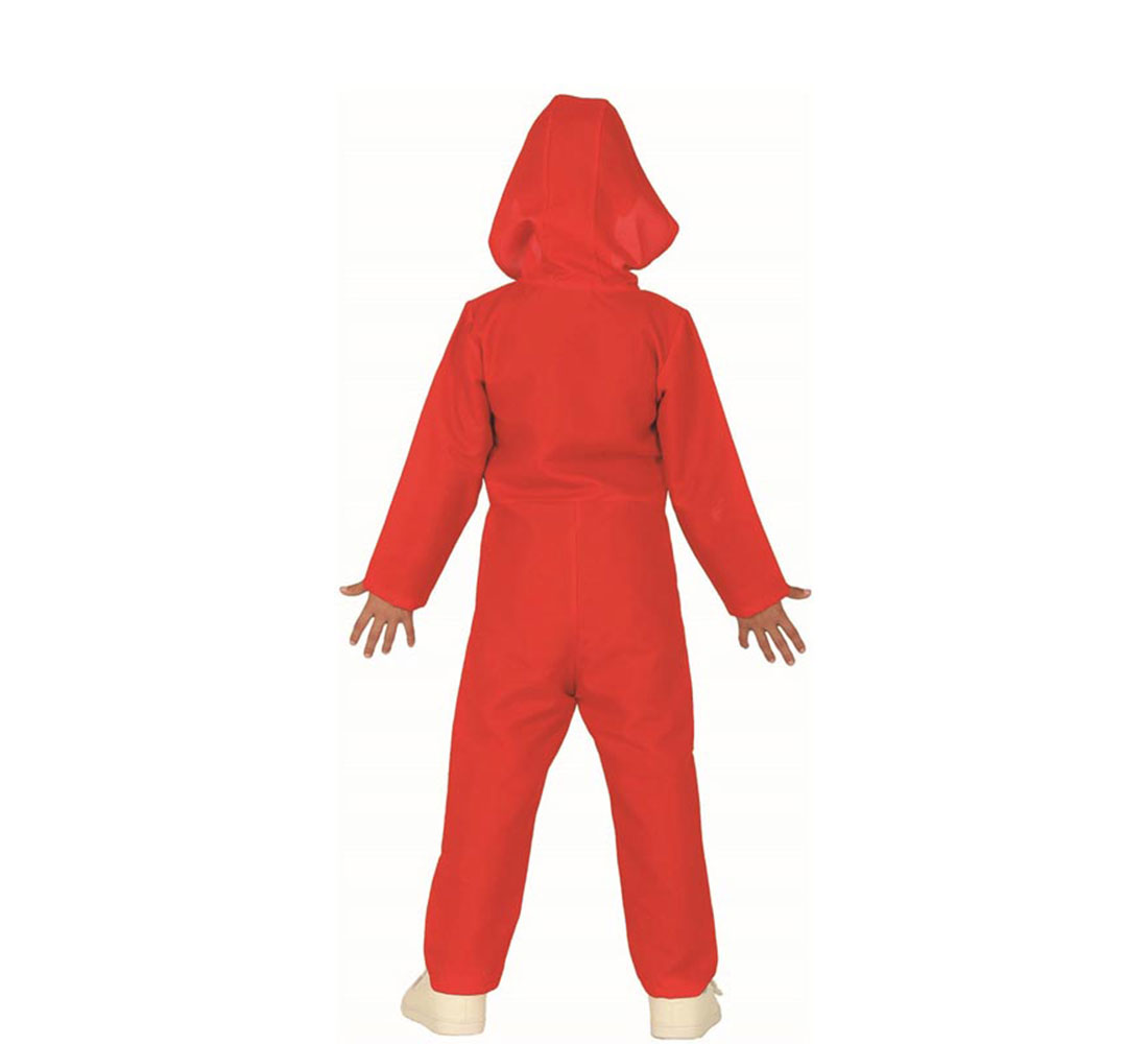 Una persona con un mono rojo con capucha está de espaldas, con los brazos extendidos. Se ven zapatos beige. El fondo es blanco.