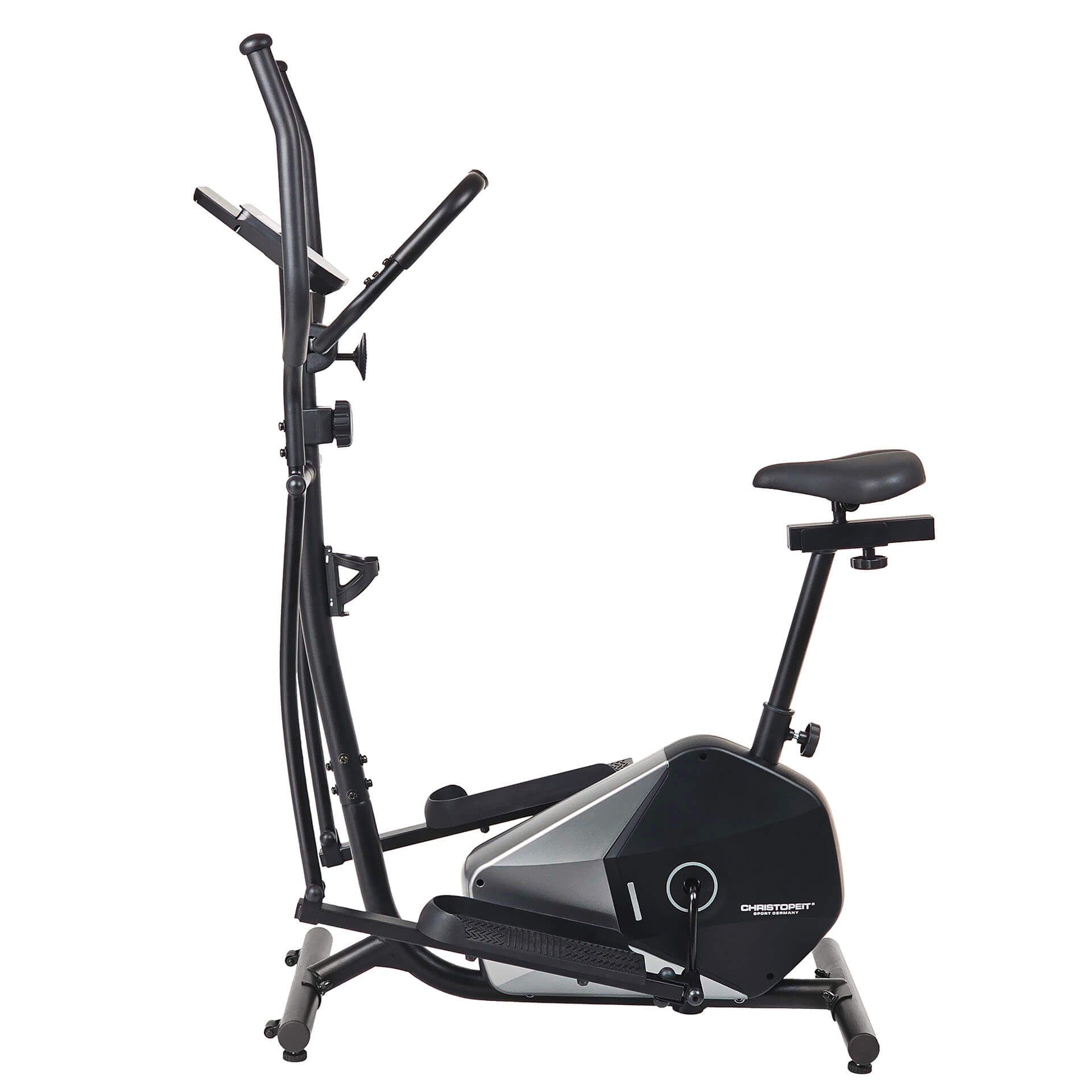 Ein Crosstrainer vor weißem Hintergrund. Er ist schwarz und silber mit Sitz, Griffen und Fußstützen.