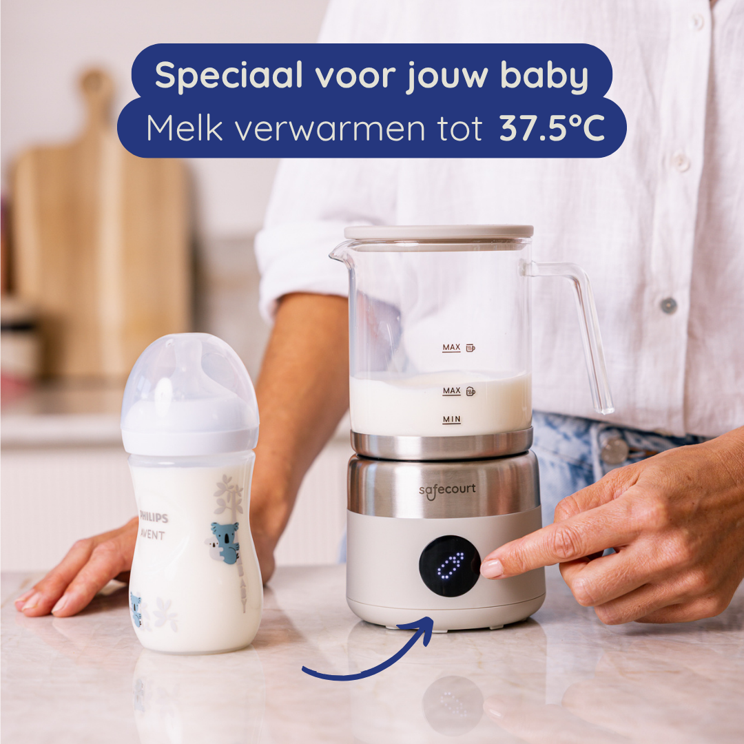 Een hand raakt een melkwarmer aan. Links een babyfles met melk. Tekst: Melk verwarmen tot 37,5°C.