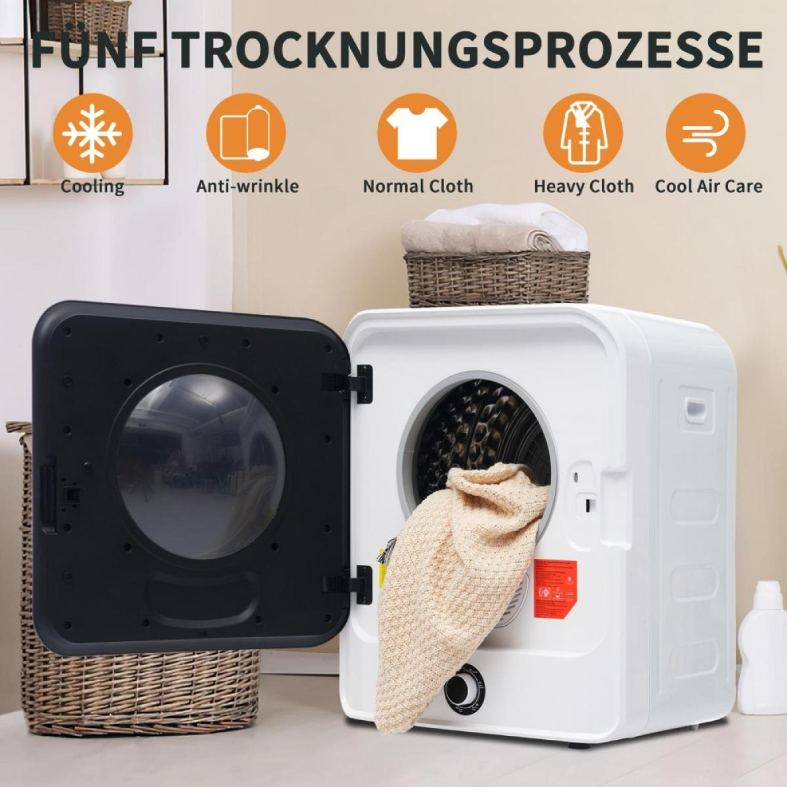 Ein weißer Trockner mit offener schwarzer Tür. Ein beiger Pullover ist darin. Körbe und Waschmittel befinden sich im Hintergrund.