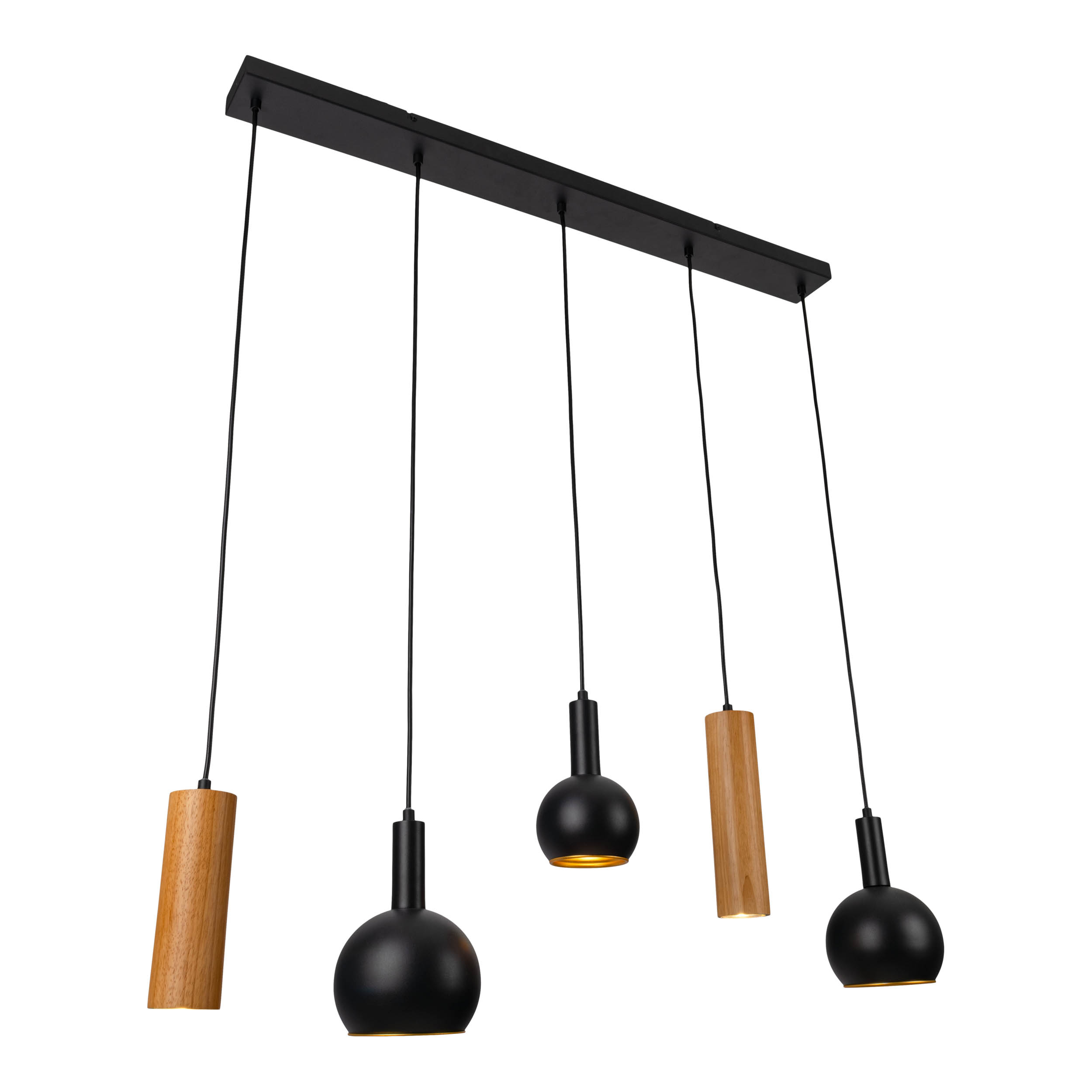 Eine schwarze Deckenleuchte mit fünf Hängelampen. Einige sind aus Holz, andere sind schwarze Kugeln. Weißer Hintergrund.