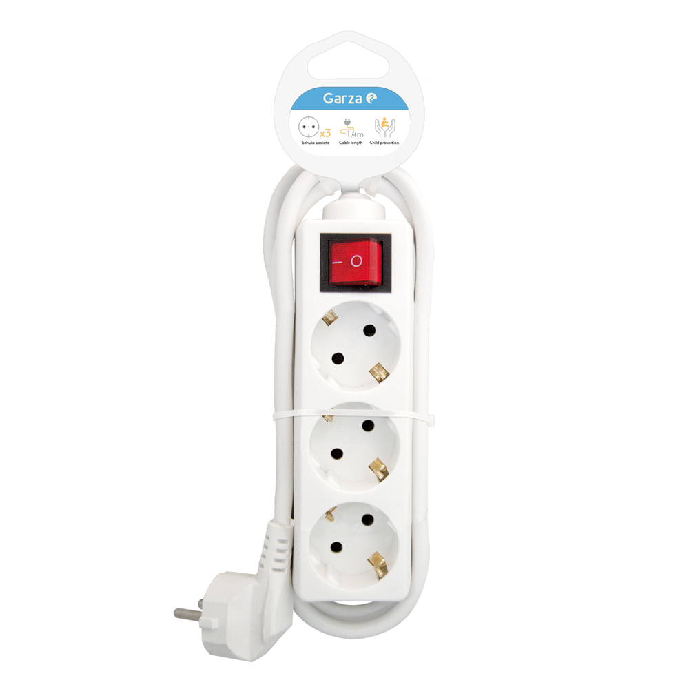Regleta blanca con tres enchufes, un interruptor rojo y un cable blanco. El embalaje muestra especificaciones.