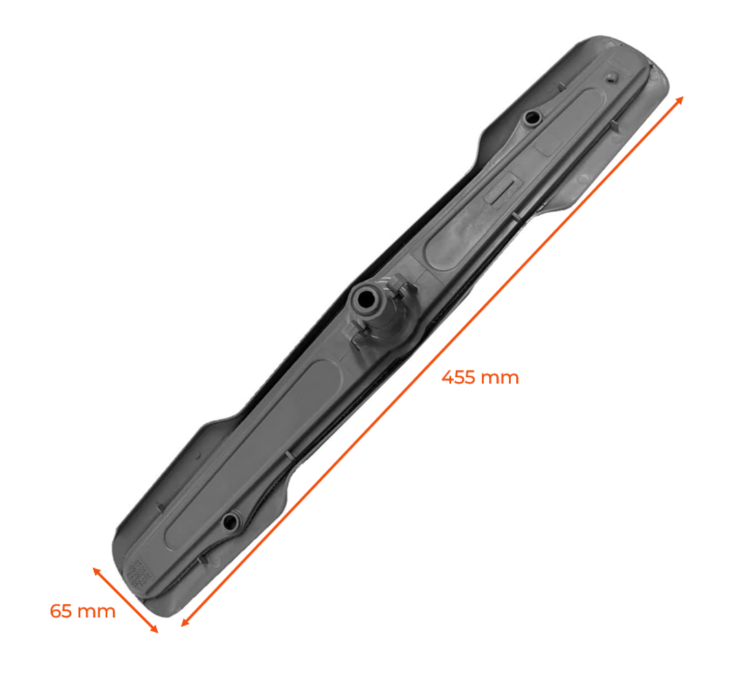 Una pieza de plástico gris con dimensiones indicadas: 455 mm de largo y 65 mm de ancho. Tiene una protuberancia cilíndrica central y agujeros.