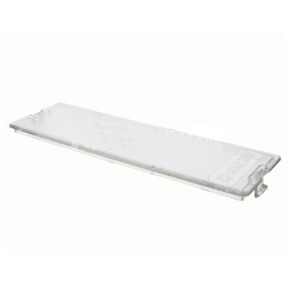 Una bandeja de plástico rectangular transparente con superficie ligeramente texturizada. Tiene un labio y un pequeño pestillo.