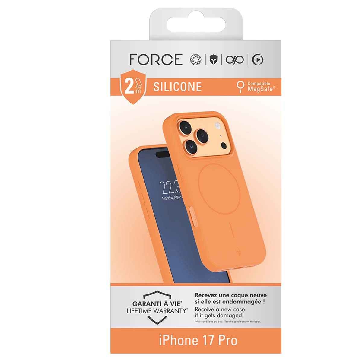 Una custodia arancione per iPhone 17 Pro con un telefono all'interno. La confezione dice 'FORCE SILICONE' e 'Compatible MagSafe'.