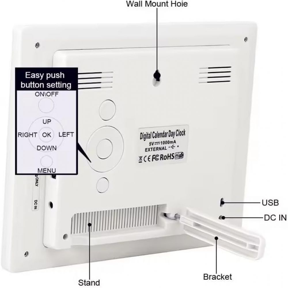 Rückseite einer digitalen Kalendertaguhr. Merkmale: Knöpfe, Ständer, Halterung, USB- und DC-IN-Anschlüsse, mit Beschriftungen.