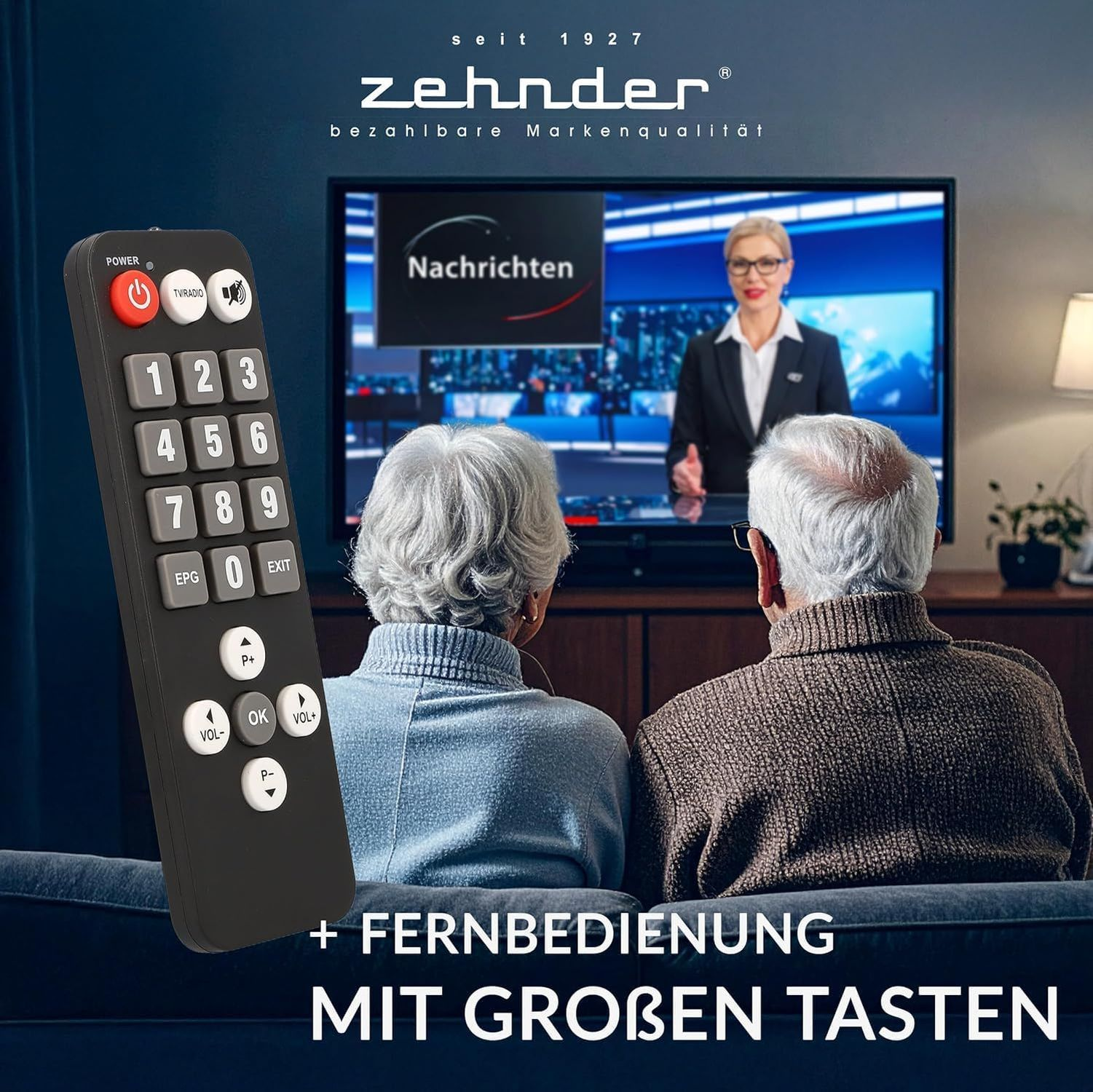 Ein älteres Ehepaar sieht Nachrichten im Fernsehen. Eine Fernbedienung mit großen Tasten ist im Vordergrund. Die Fernbedienung ist benutzerfreundlich.