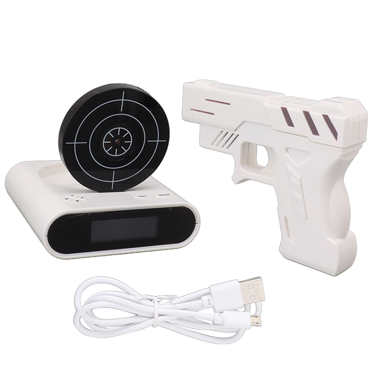Eine weiße Spielzeugpistole, eine Zielscheibe auf weißer Basis und ein USB-Kabel auf weißem Hintergrund.