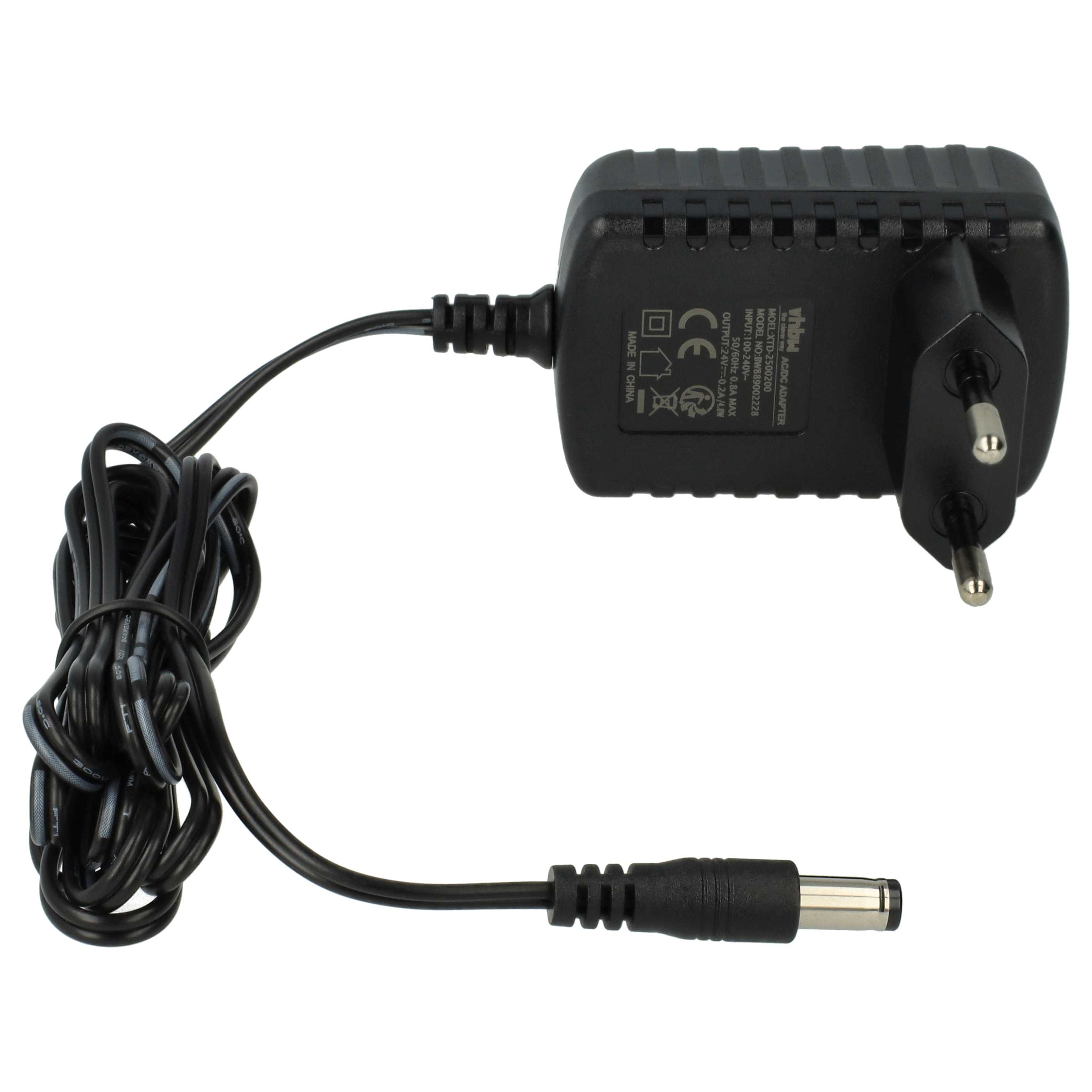 Schwarzes AC/DC-Netzteil mit Eurostecker und DC-Anschluss, mit verheddertem schwarzem Kabel.