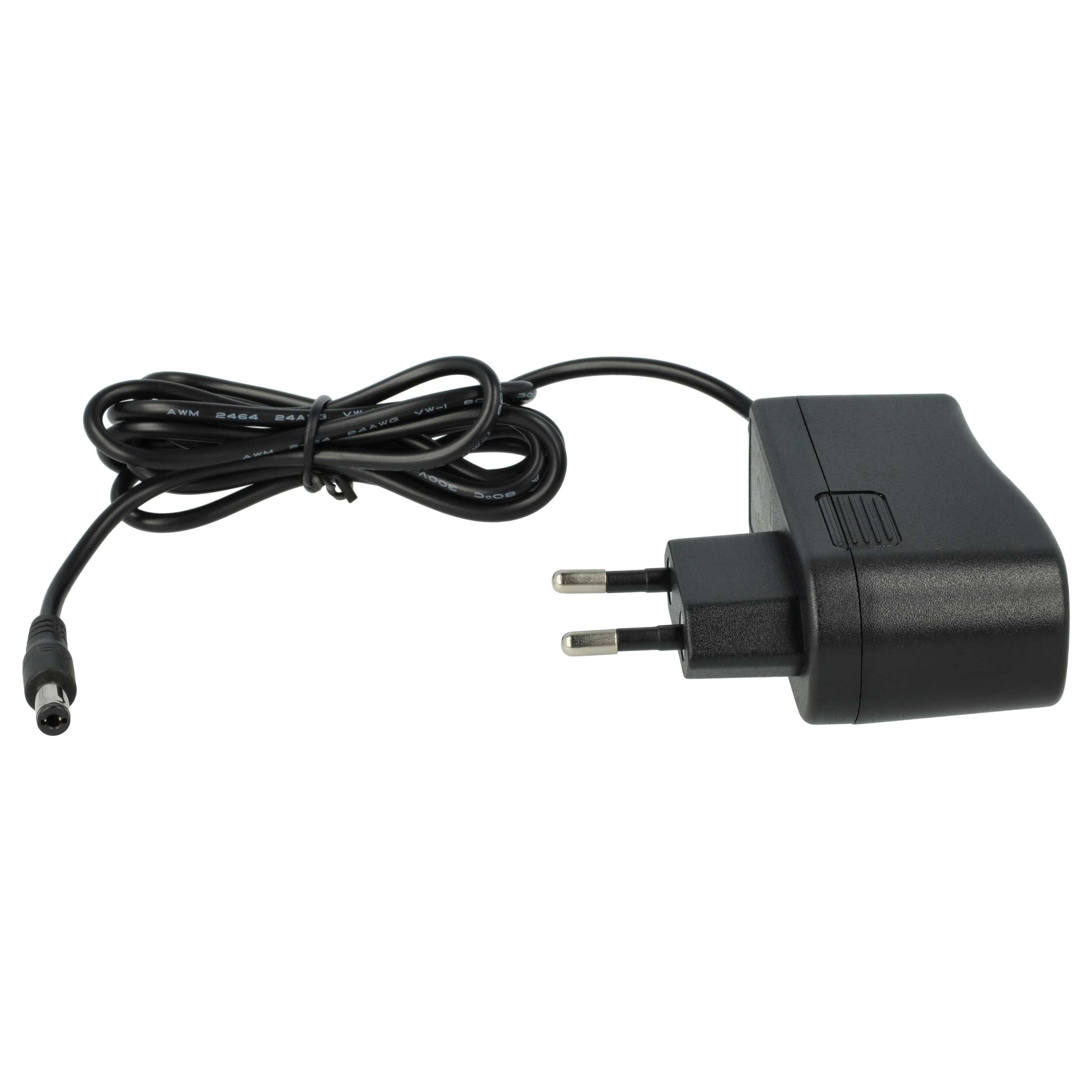 Schwarzes Netzteil mit einem zweipoligen Stecker und einem schwarzen Kabel. Das Kabel ist aufgerollt. Der Hintergrund ist weiß.