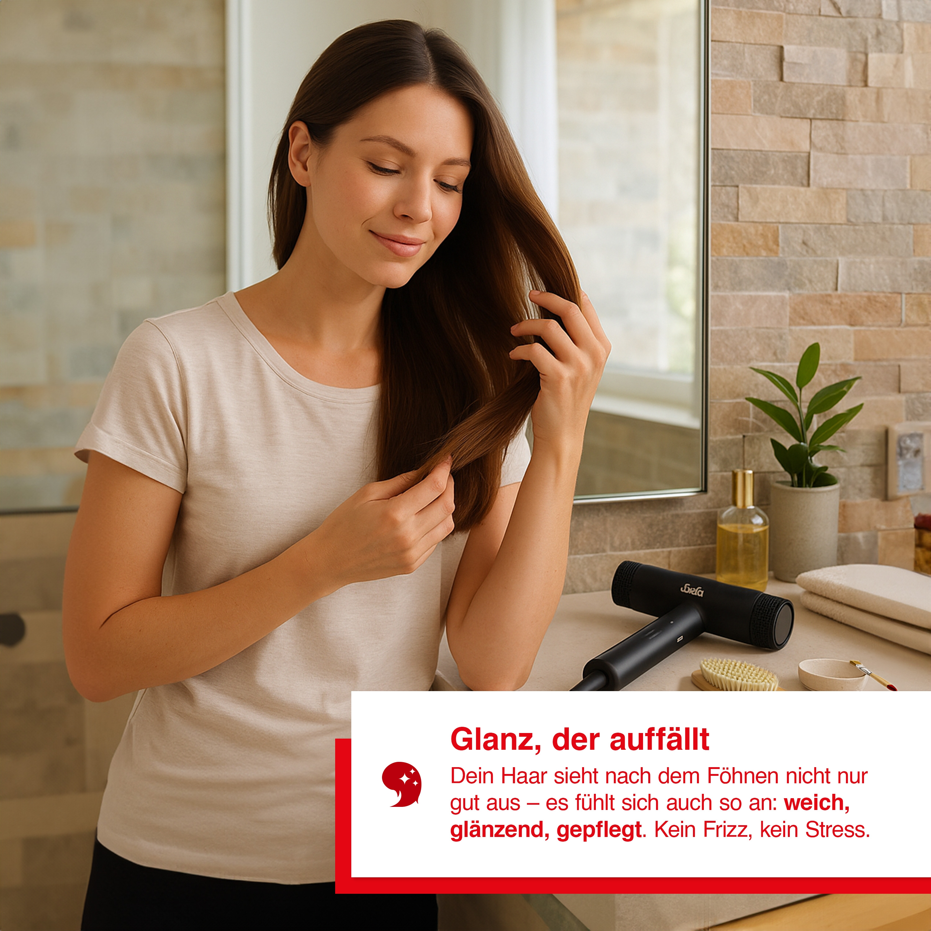 Eine Frau im Badezimmer berührt ihr Haar. Ein Föhn, eine Bürste und Produkte liegen auf der Theke.