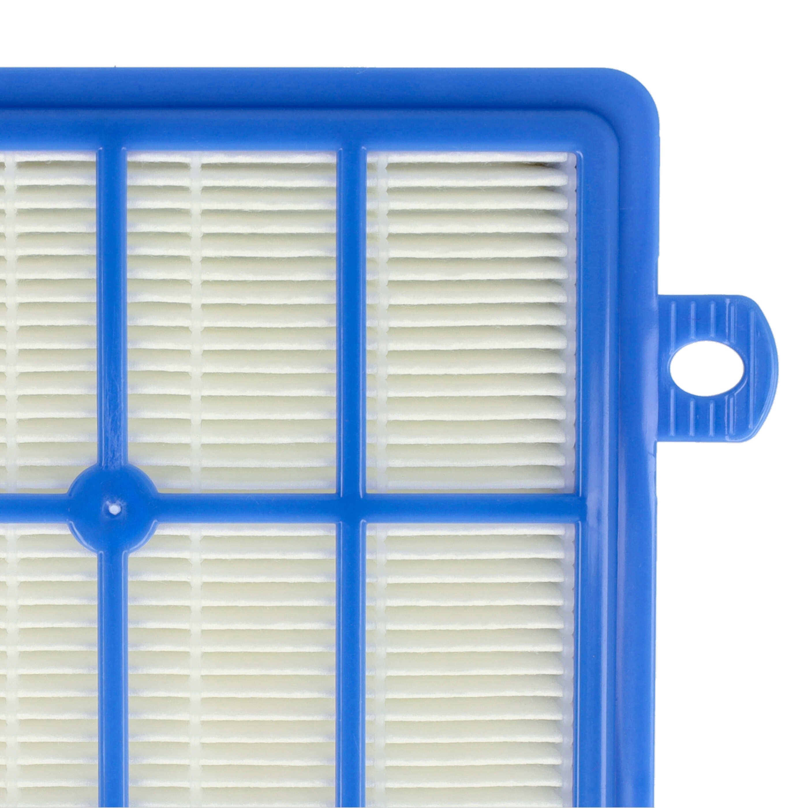 Nahaufnahme eines Luftfilters. Er hat einen blauen Rahmen und weißes, plissiertes Filtermaterial.