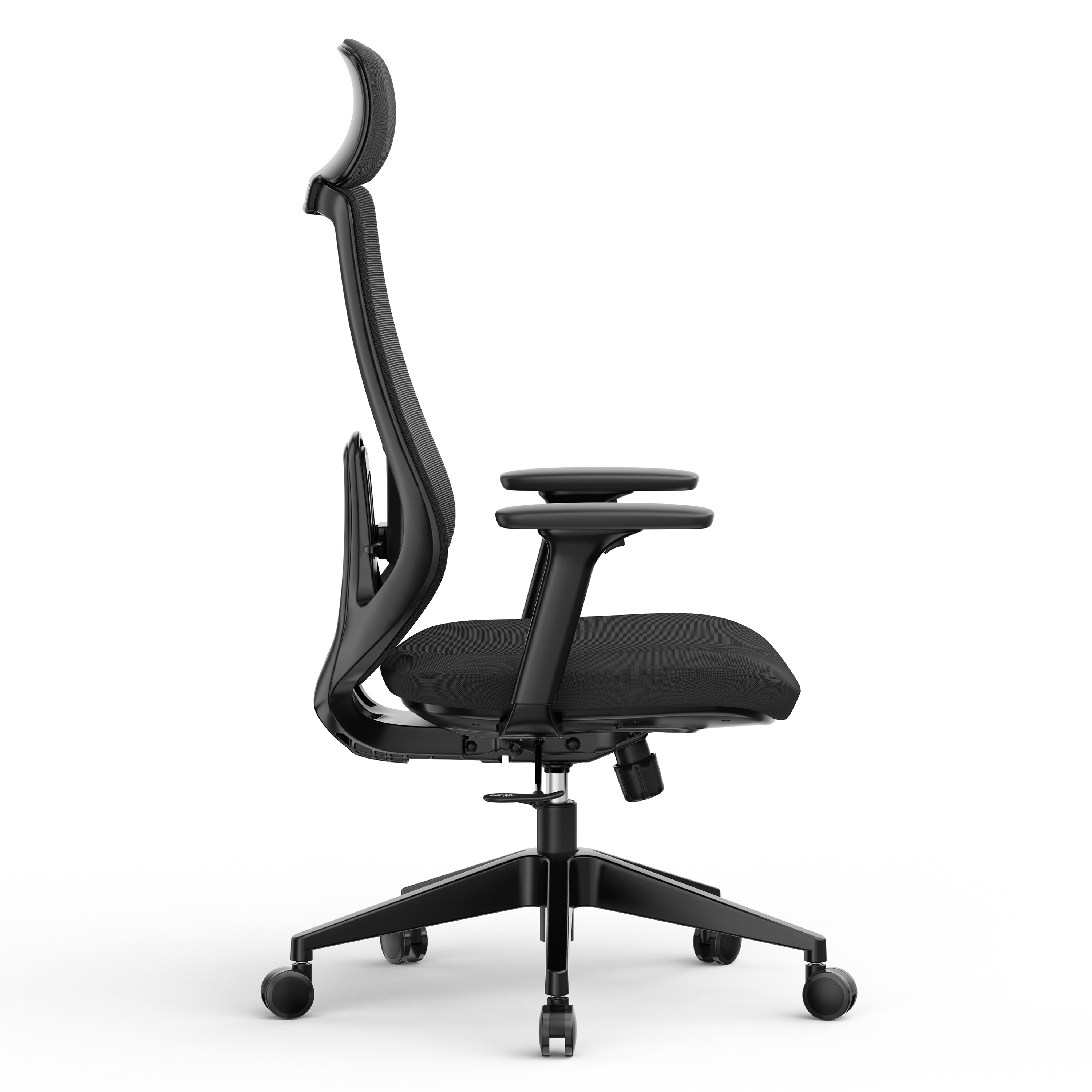 Ein schwarzer ergonomischer Bürostuhl auf weißem Hintergrund. Er hat eine Netzrückenlehne, verstellbare Armlehnen und eine Kopfstütze.