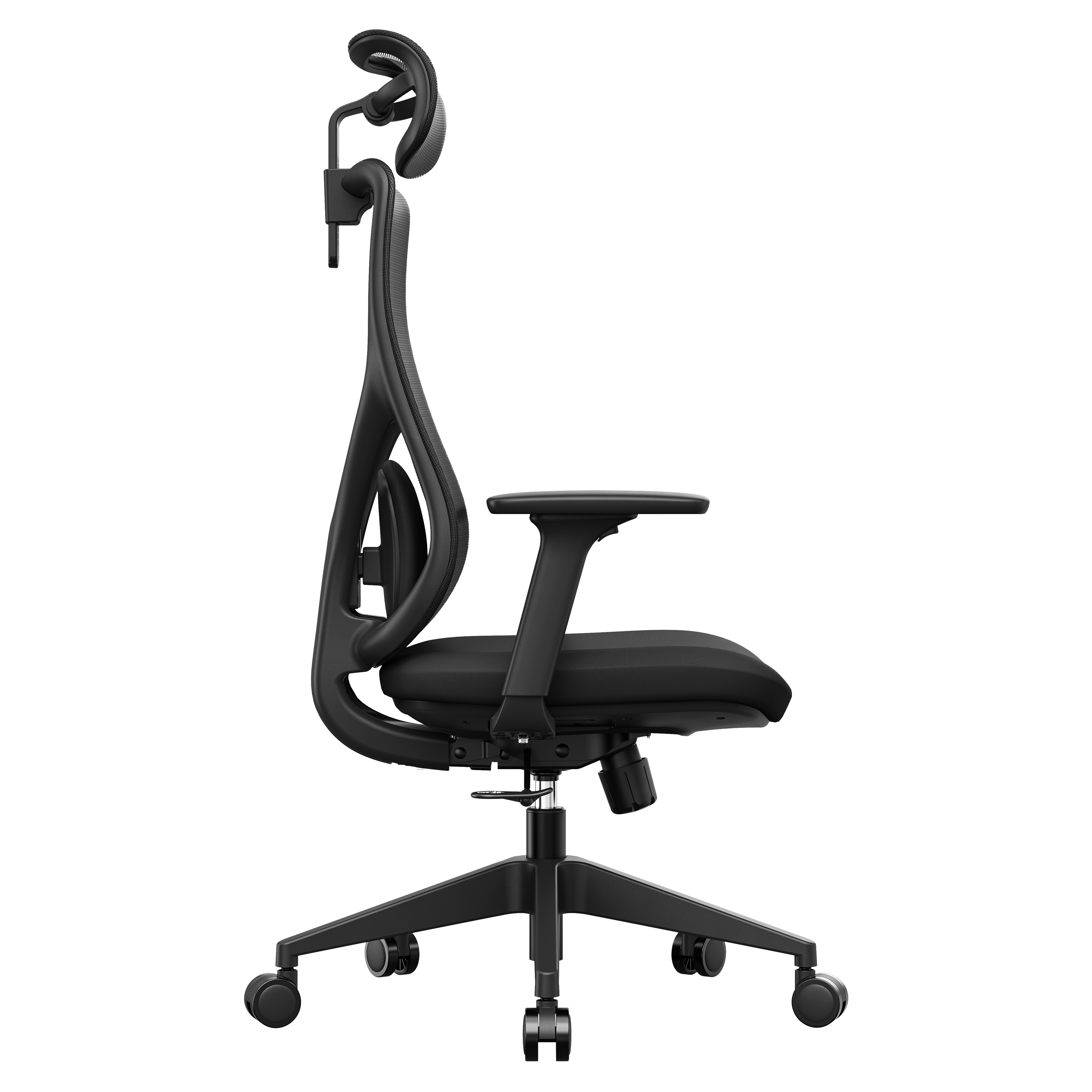 Ein schwarzer ergonomischer Bürostuhl. Er hat eine Kopfstütze, Armlehnen, eine Netzrückenlehne und ein Fünf-Rollen-Gestell.