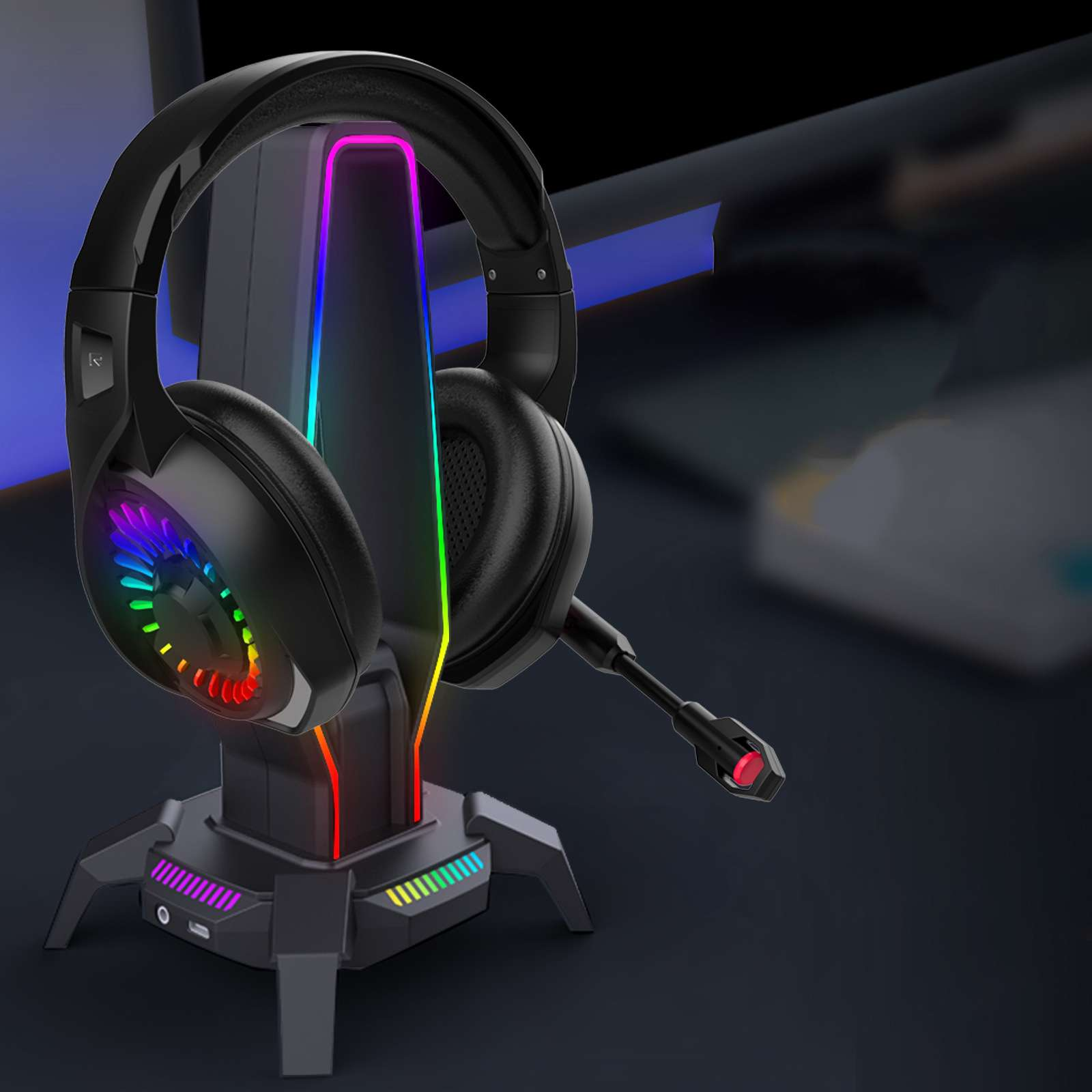 Schwarzes Gaming-Headset auf einem Ständer mit RGB-Beleuchtung. Enthält ein Mikrofon und ein rotes Licht am Ende.