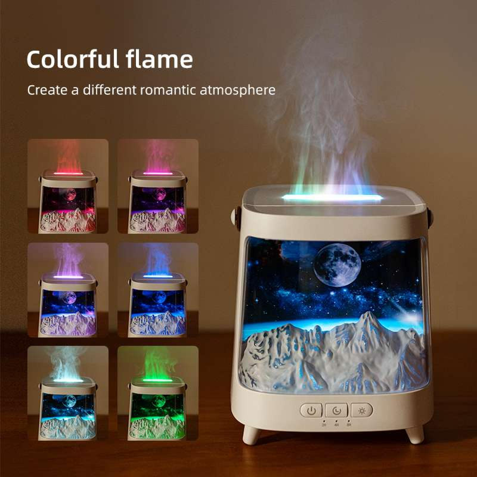 Ein weißer Aromadiffusor mit einer Berg- und Mondszene, der farbigen flammenartigen Nebel ausstößt. Es werden mehrere Farbvariationen gezeigt.