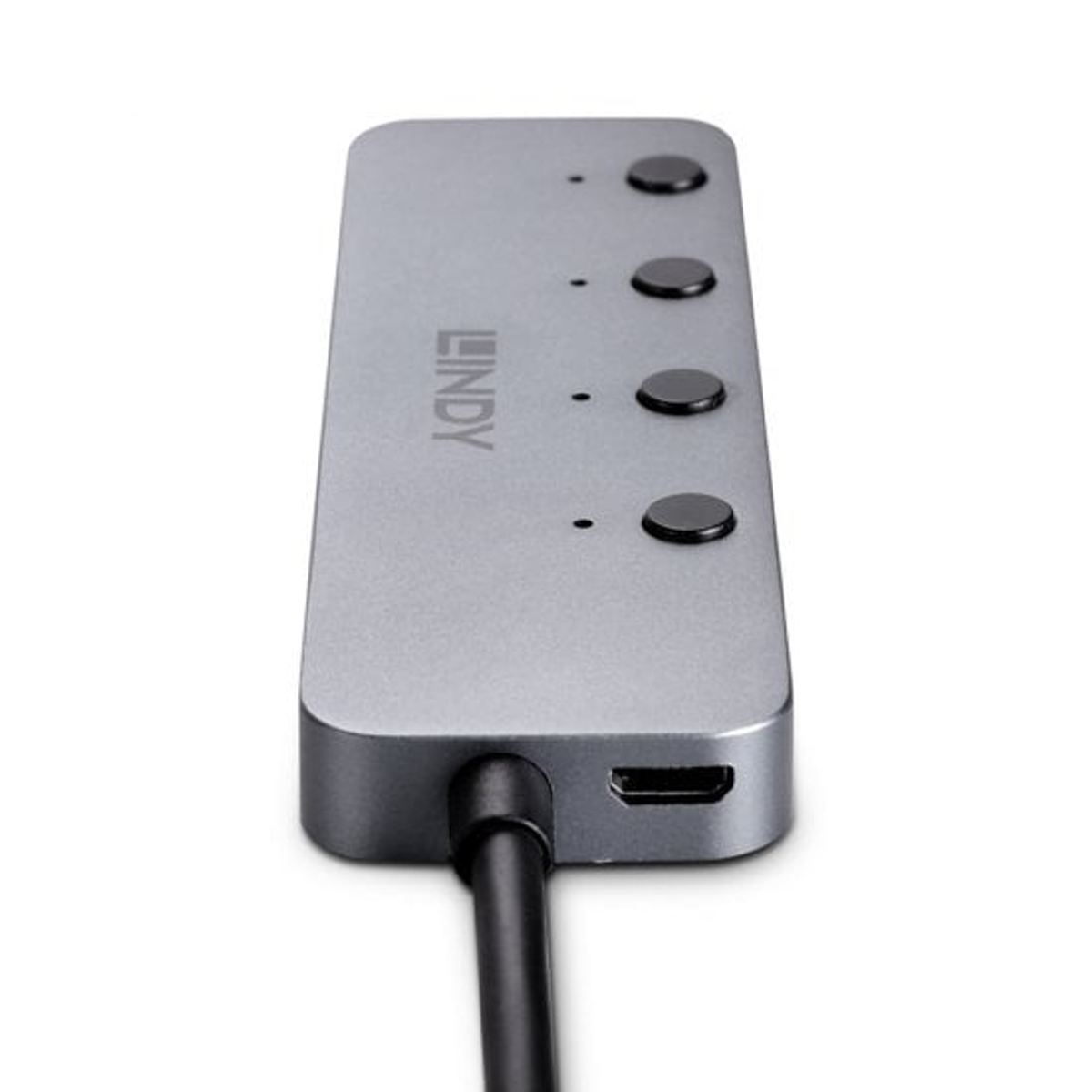 Un dispositivo Lindy grigio con pulsanti e un cavo nero. Ha una porta USB e un logo Lindy. Lo sfondo è bianco.