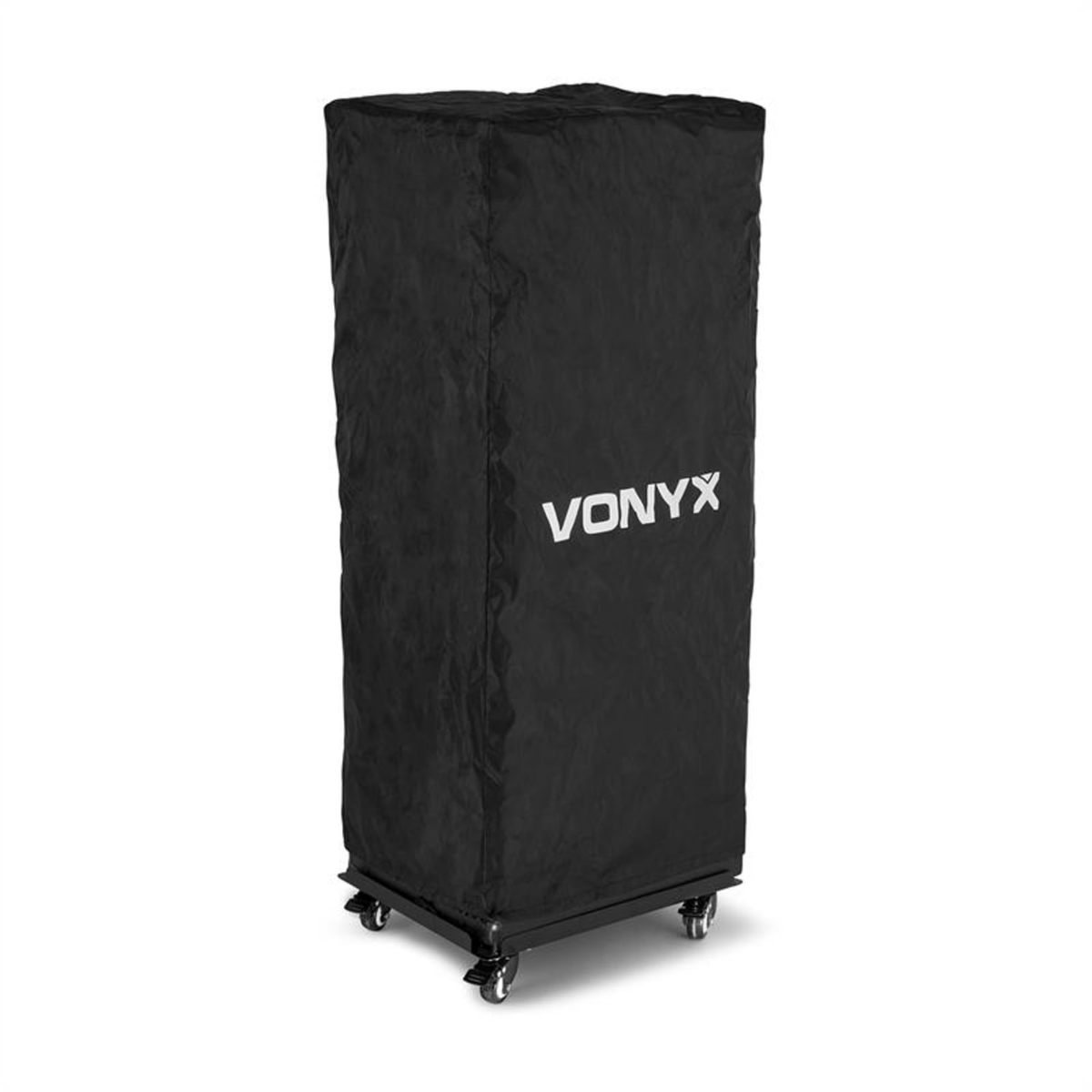 Un altoparlante nero coperto da VONYX su ruote. La copertura è drappeggiata sull'altoparlante e il logo VONYX è visibile in bianco.