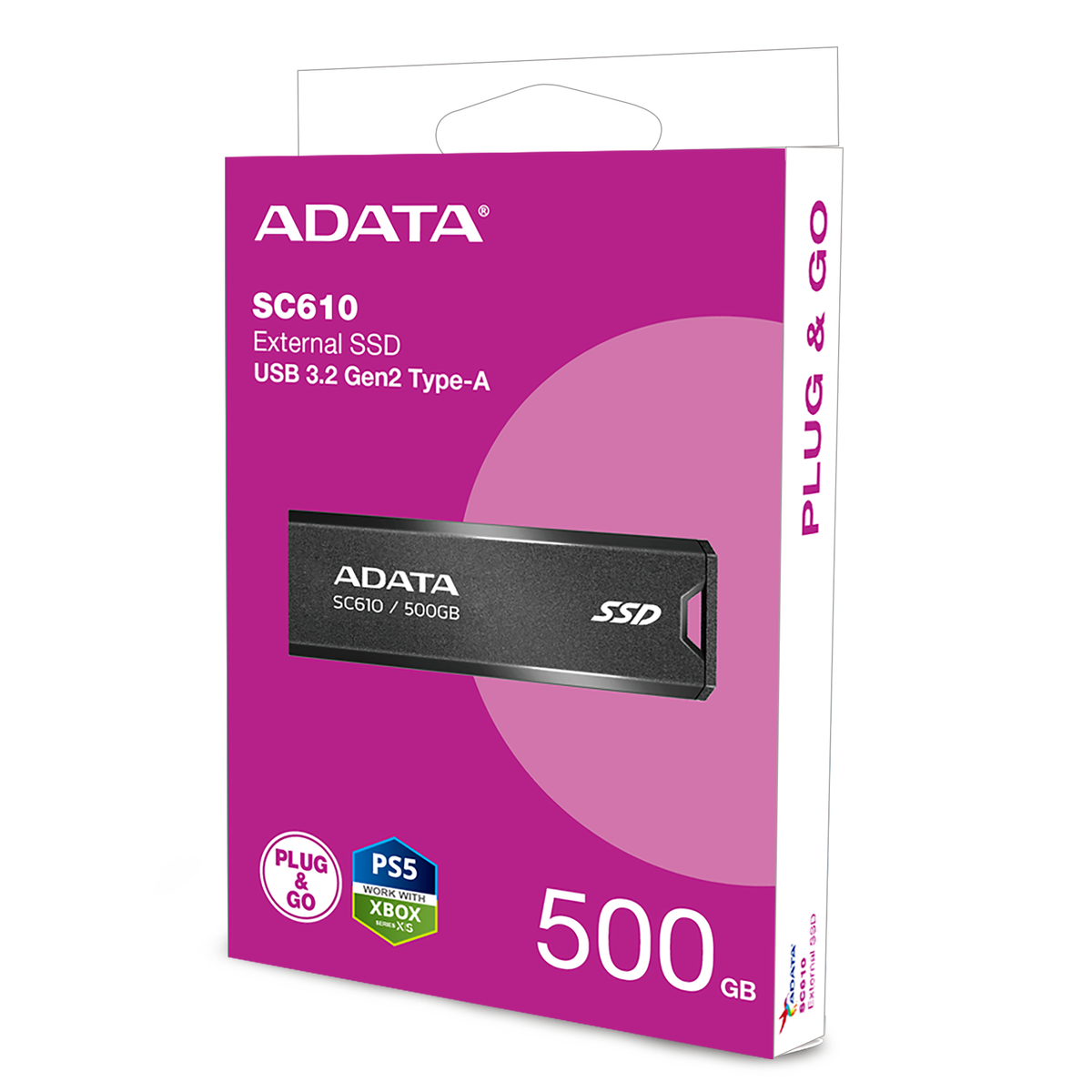 Obraz przedstawia pudełko produktu dla zewnętrznego dysku SSD ADATA SC610. Pudełko jest fioletowo-białe, z samym dyskiem SSD z przodu.