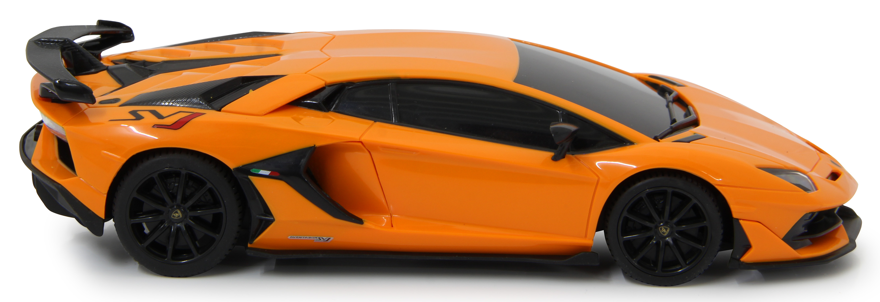 Un coche de juguete Lamborghini naranja. Tiene ruedas negras, un alerón y detalles en negro. El coche está sobre un fondo blanco.