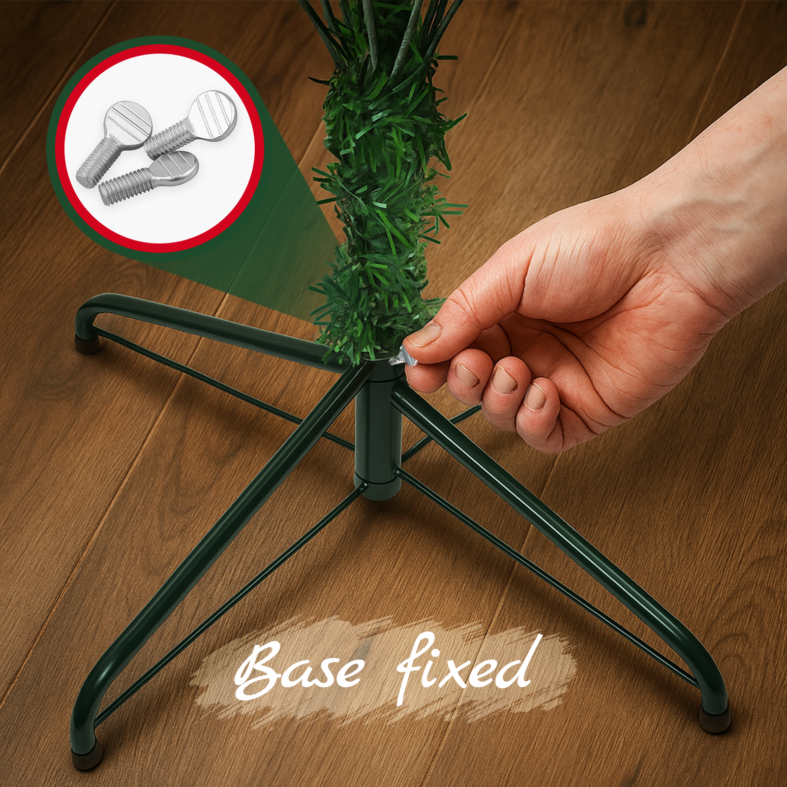 Eine Hand befestigt einen Weihnachtsbaum. Der Baum ist grün. Die Basis ist schwarz. Der Hintergrund ist ein Holzboden.