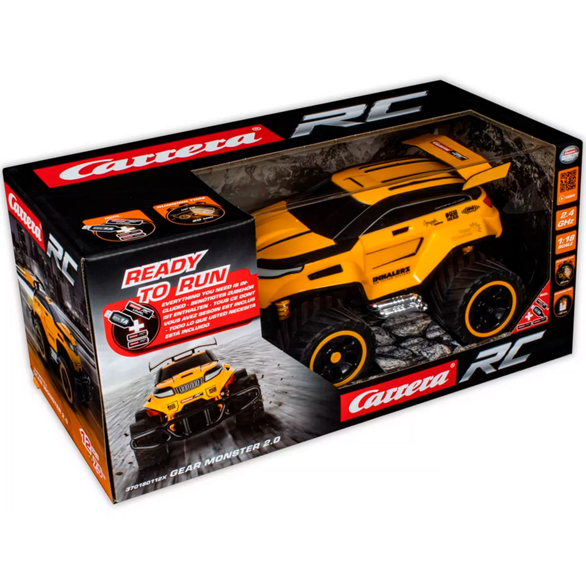 Un coche de juguete Carrera RC Gear Monster 2.0 amarillo y negro en su caja. La caja es negra con el logotipo de Carrera.