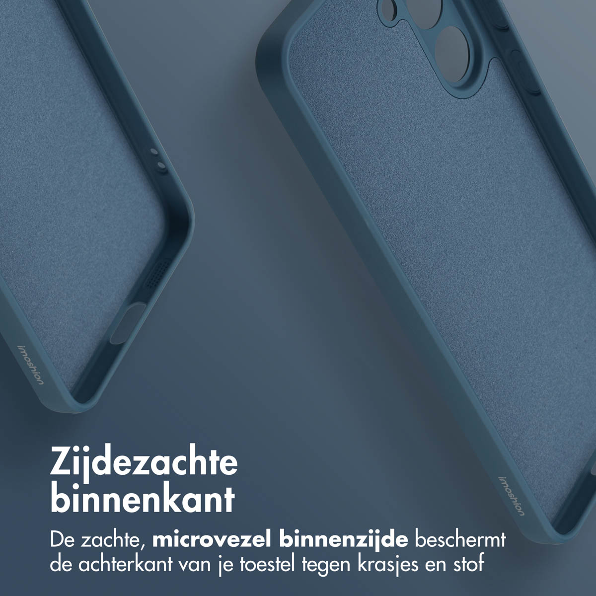 Close-up van twee blauwe telefoonhoesjes. De hoesjes hebben zachte microvezel interieurs. Tekst hieronder beschrijft het zachte interieur.
