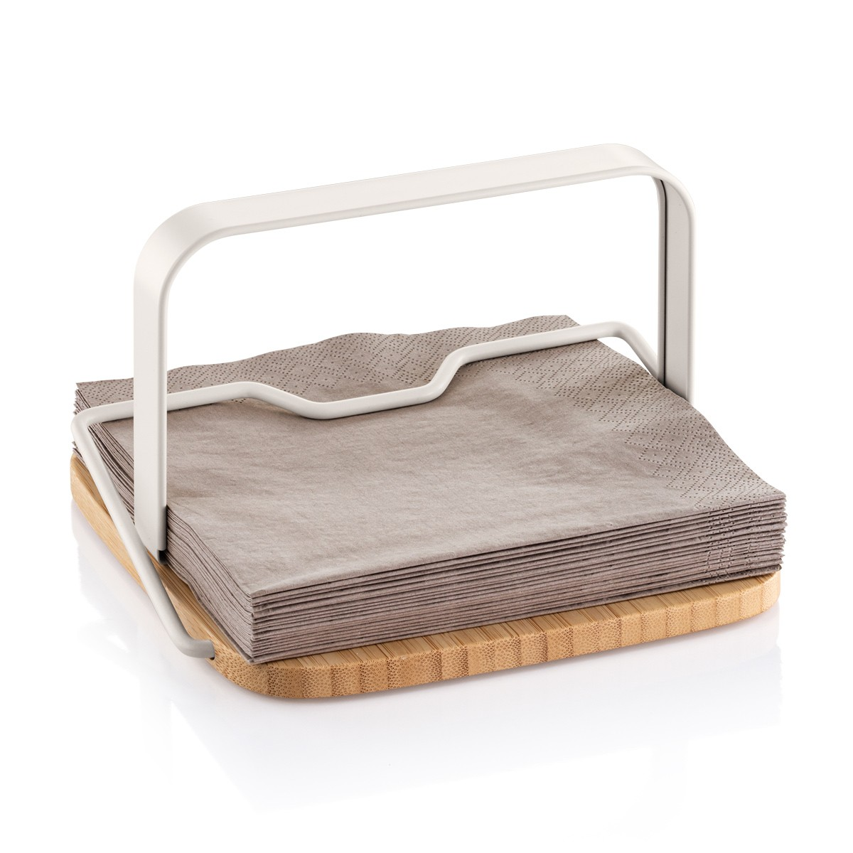 Ein Serviettenhalter vor weißem Hintergrund. Er hat einen Holzsockel, einen weißen Metallrahmen und einen Stapel brauner Servietten.