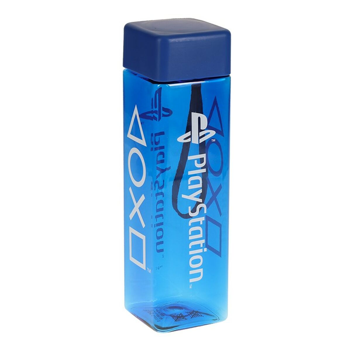 Eine blaue PlayStation-Wasserflasche mit weißen Logos. Quadratische Flasche mit blauem Deckel. Logos enthalten PlayStation-Symbole und Text.