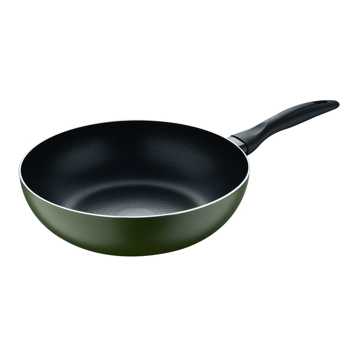 Una sartén wok verde con un mango negro sobre un fondo blanco. El interior de la sartén es negro.