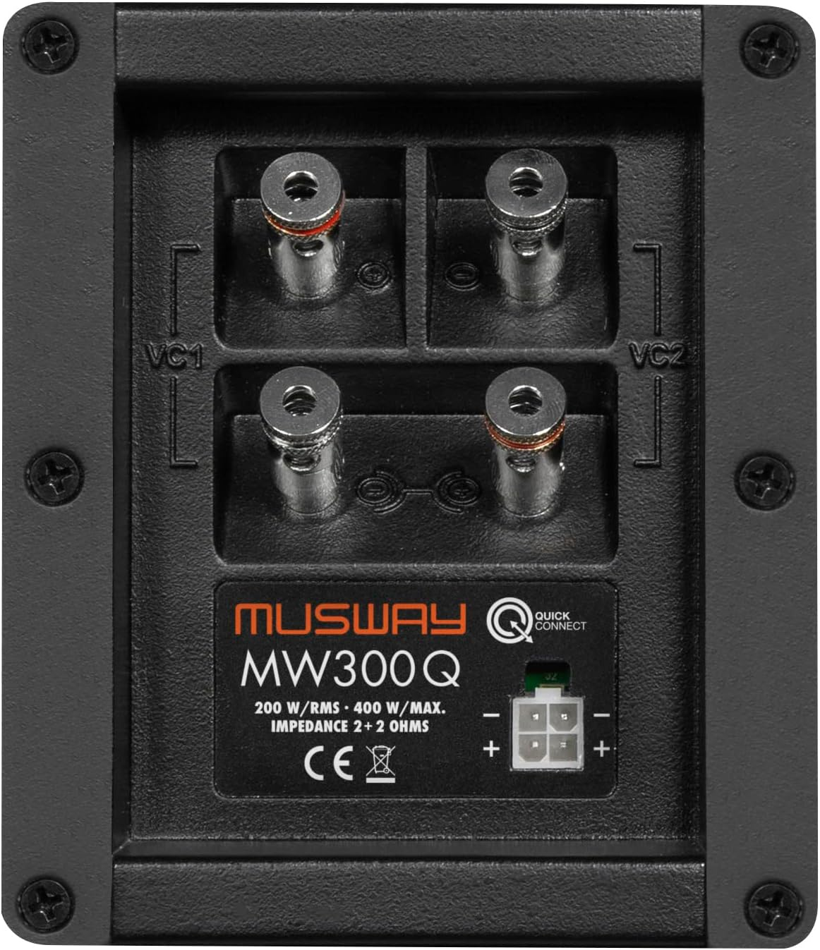 Schwarze Rückwand des Lautsprechers mit Anschlüssen. Der Text lautet MUSWAY MW300Q, Leistungs- und Impedanzdetails. Hat Quick Connect und CE-Zeichen.