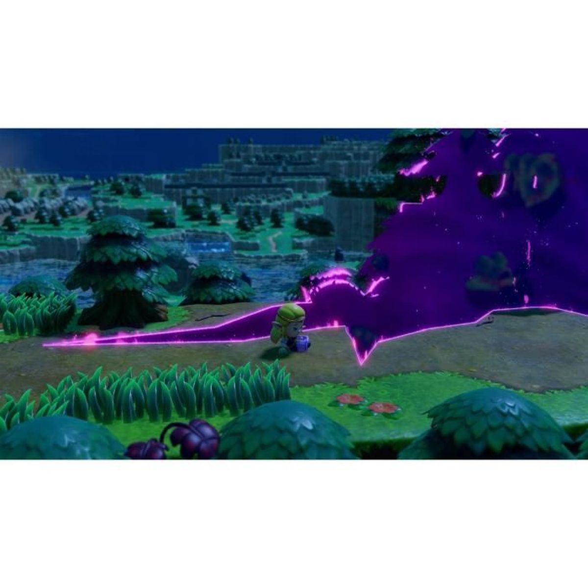 Una scena di un videogioco in stile cartone animato. Un personaggio è in piedi vicino a un portale viola. Erba verde e alberi in primo piano, con un castello.