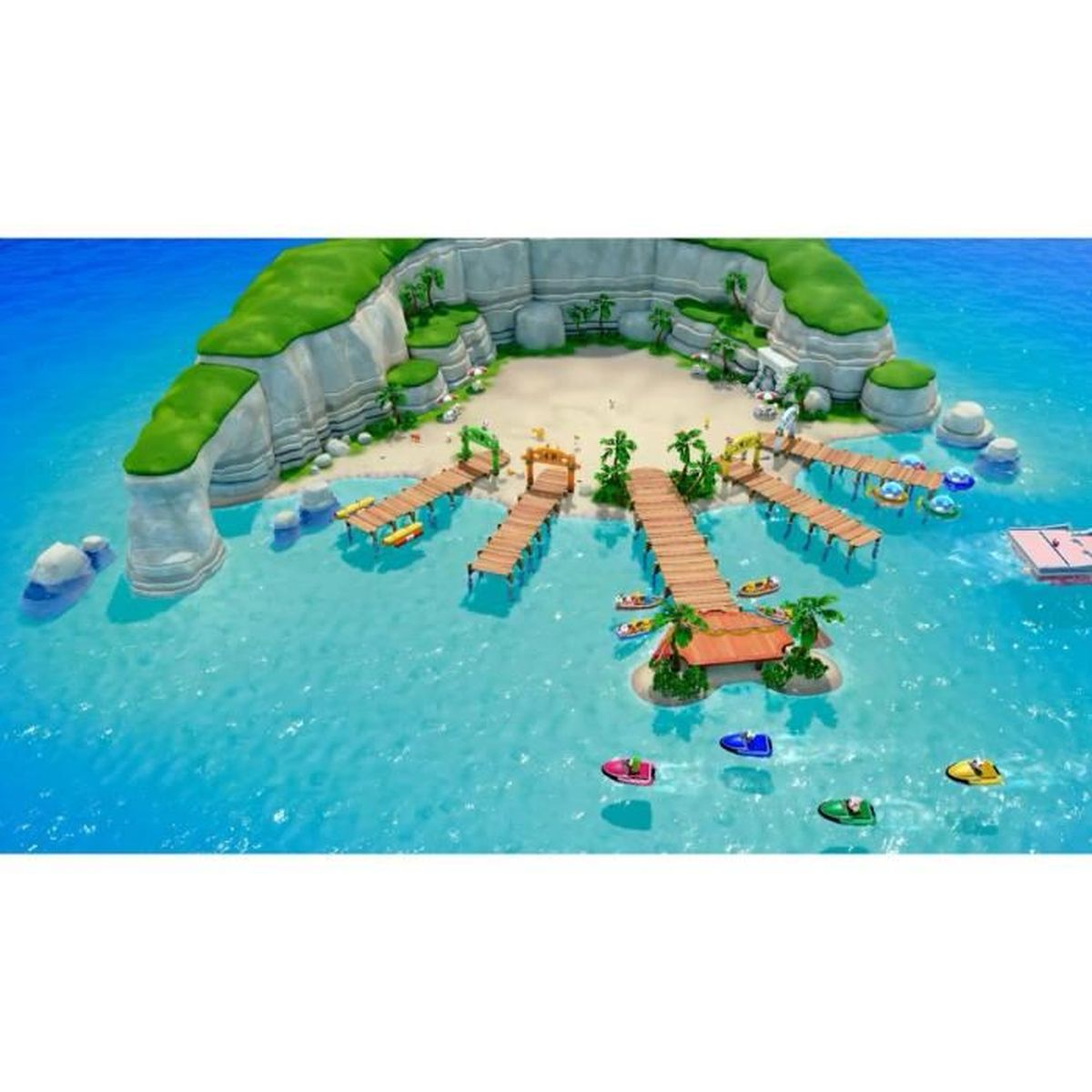 Eine Insel mit Stegen, Booten und einem Strand. Die Insel hat grünes Gras und weiße Klippen. Boote in verschiedenen Farben sind im Wasser.