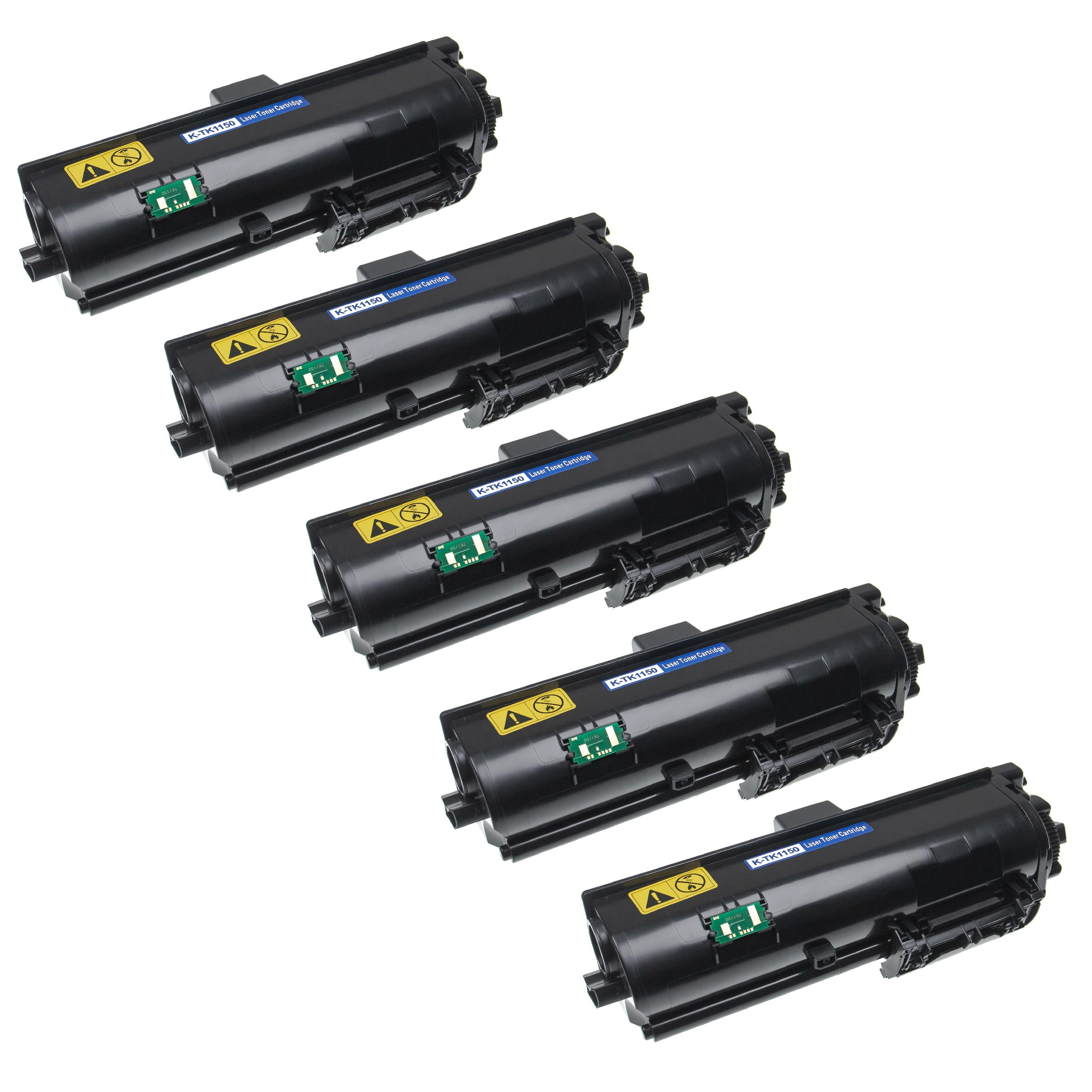 Fünf schwarze Lasertoner-Kartuschen sind diagonal auf weißem Hintergrund angeordnet. Jede hat ein Etikett.