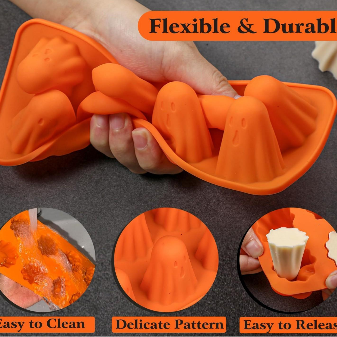 Eine orangefarbene Silikonform mit Geisterformen wird gehalten. Der Text weist darauf hin, dass sie flexibel, langlebig, leicht zu reinigen ist, ein zartes Muster hat und sich leicht ablöst.