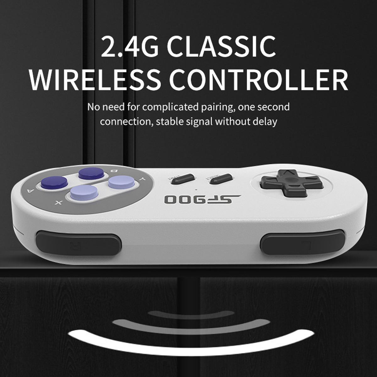 Ein weißer, kabelloser Controller mit lila und blauen Tasten. Der Text oben lautet: 2.4G CLASSIC WIRELESS CONTROLLER.