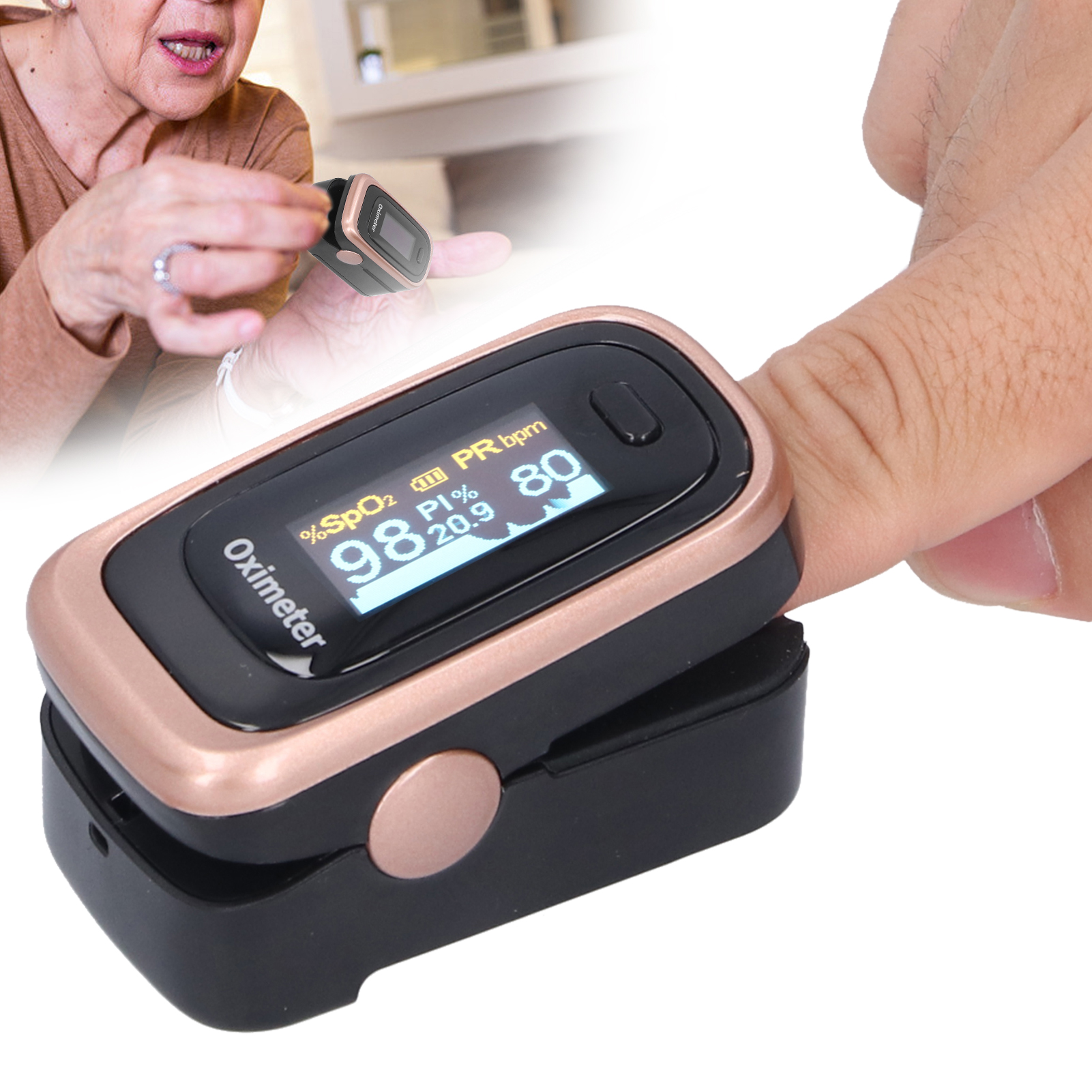 Ein Finger ist in einem Pulsoximeter. Das Gerät zeigt %SpO2 98, PI% 20.9 und PR bpm 80. Eine ältere Person ist im Hintergrund.