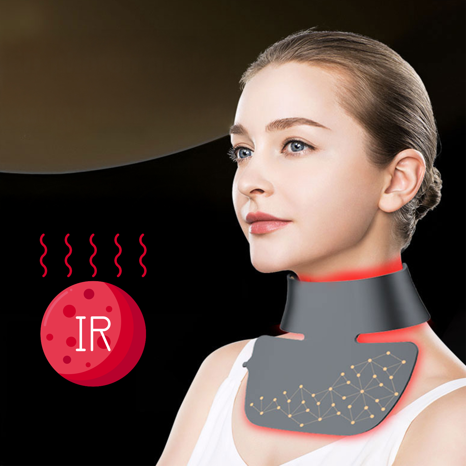 Una donna indossa un dispositivo per il collo con luce rossa. Un cerchio rosso dice 'IR'. Lo sfondo è nero e marrone.