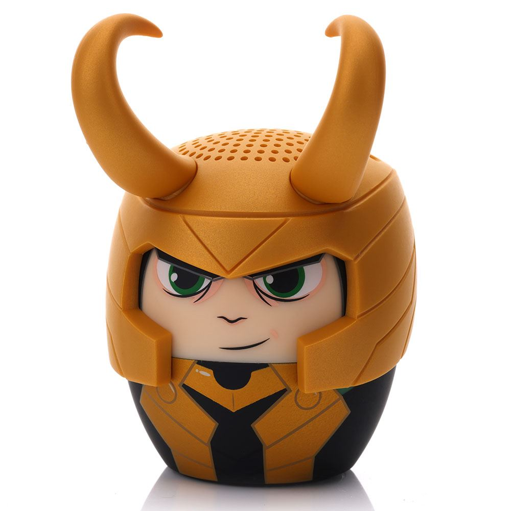Un altoparlante a tema Loki. Ha un elmo giallo con corna, occhi verdi e un corpo nero e giallo.
