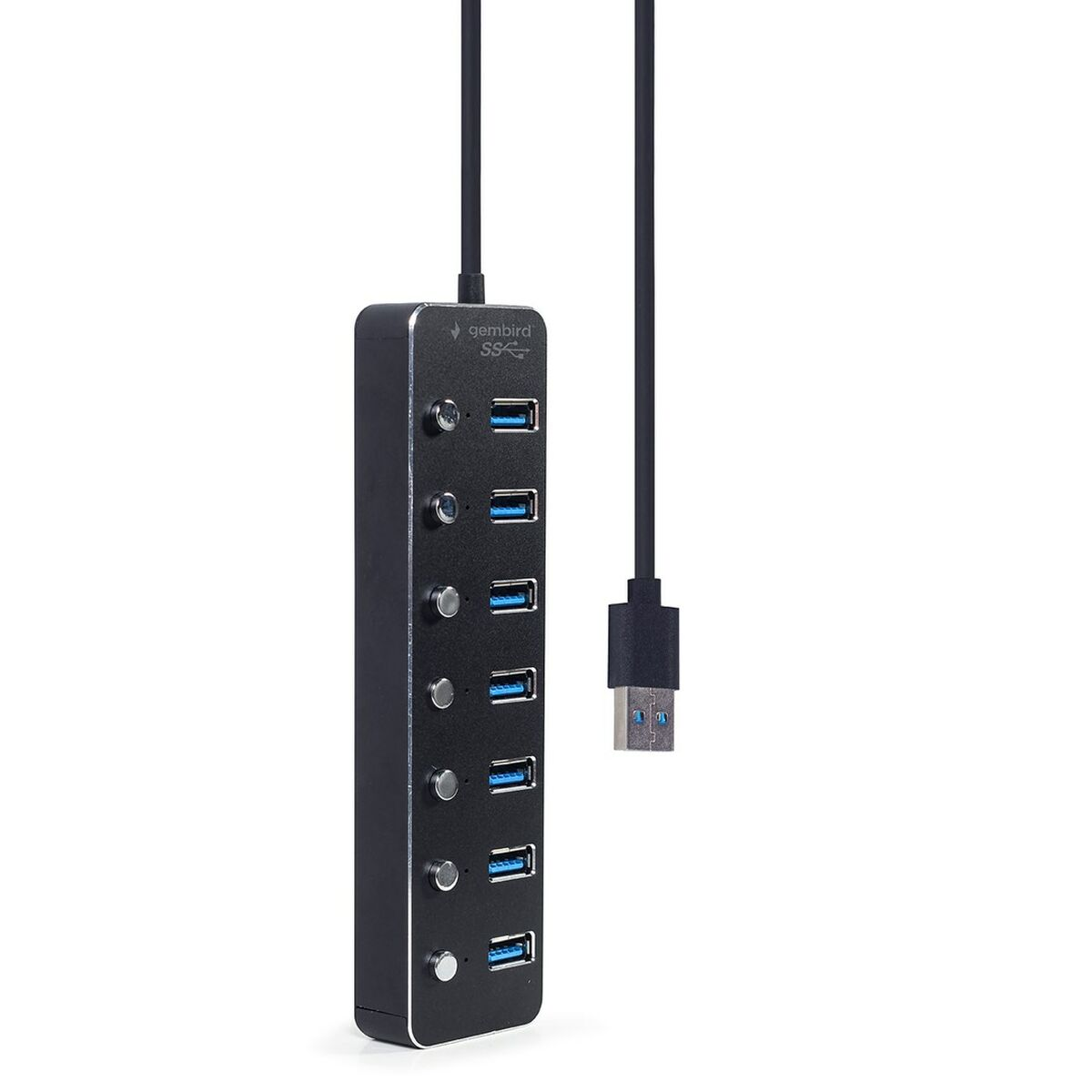 Ein schwarzer USB-Hub mit sieben Anschlüssen, einem schwarzen Kabel und einem USB-Anschluss. Weißer Hintergrund.
