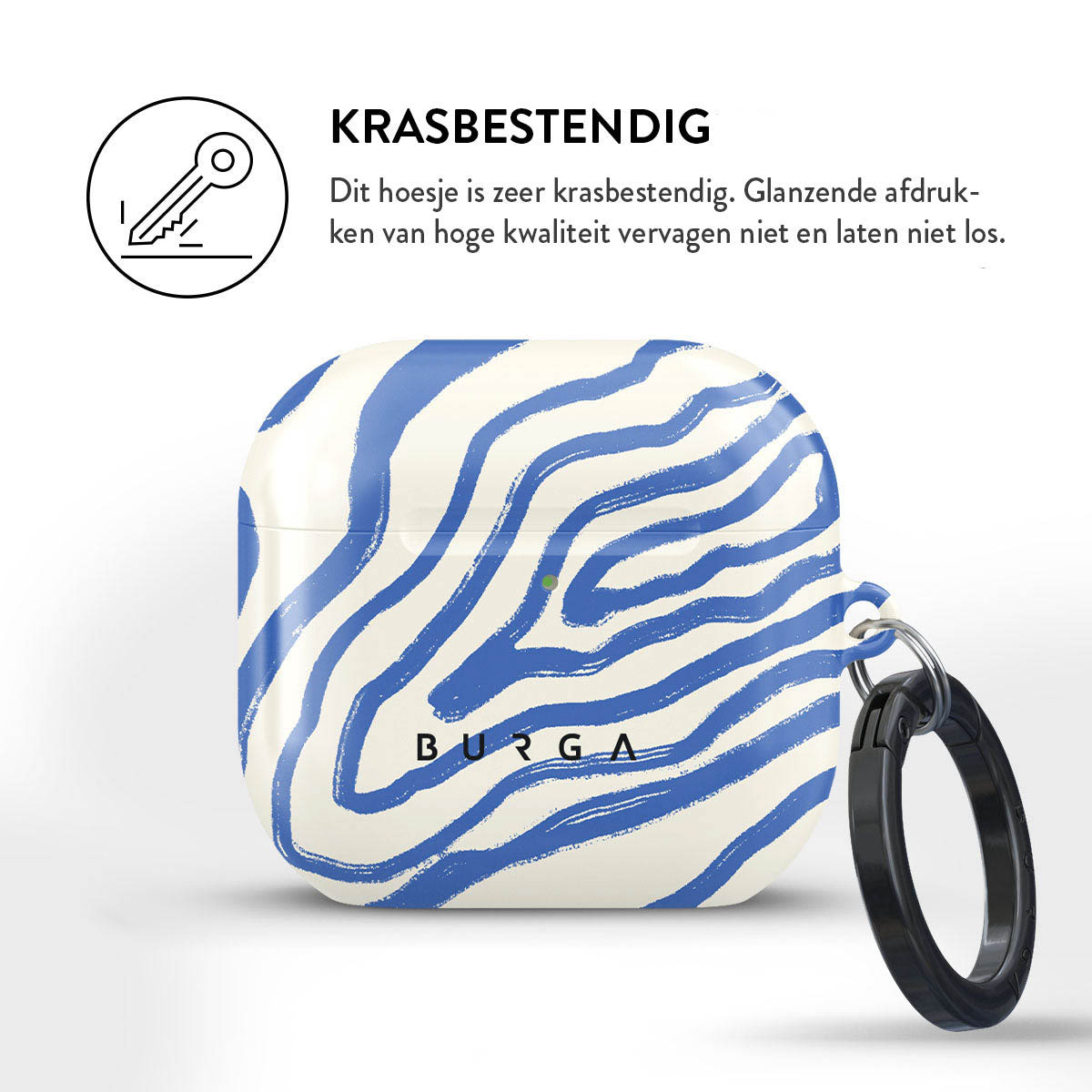 Een AirPod-hoesje met een blauw en wit zebrapatroon, een zwarte ring en het woord BURGA. De achtergrond is wit met tekst.