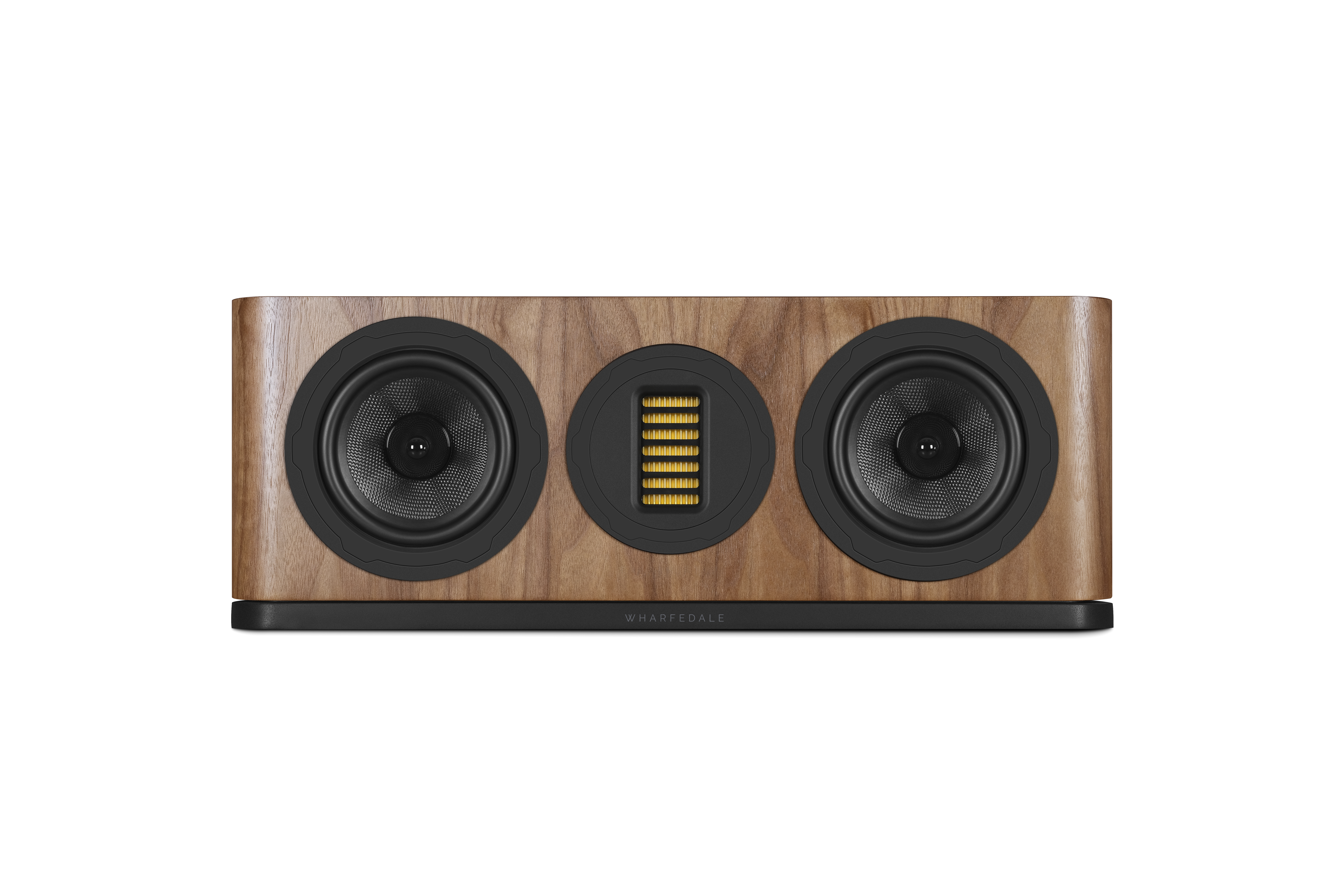 Een houten luidspreker met drie componenten. Het midden heeft een gele grill.
