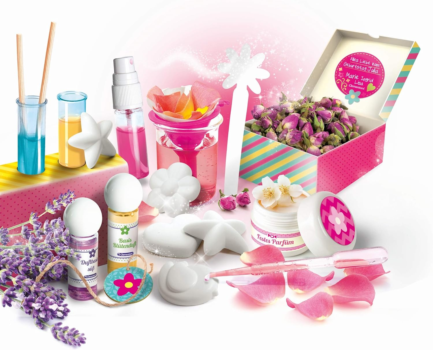 Verschiedene Aromatherapie-Artikel: Lavendel, Parfums, Rosenblätter, Blumen und eine Schachtel Rosen, mit rosa und weißem Hintergrund.